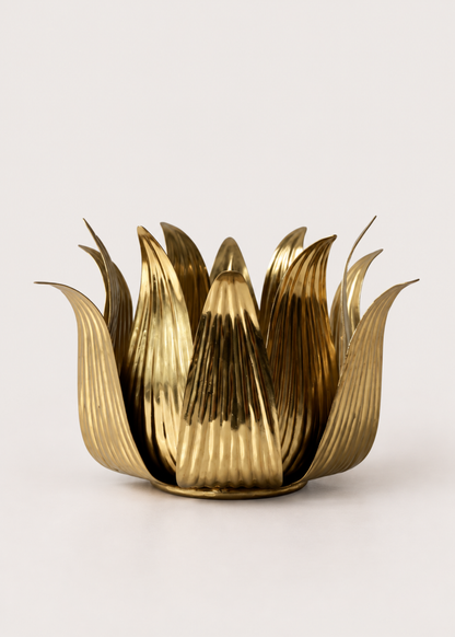 Fluted Lotus Tealight Holder (Large)