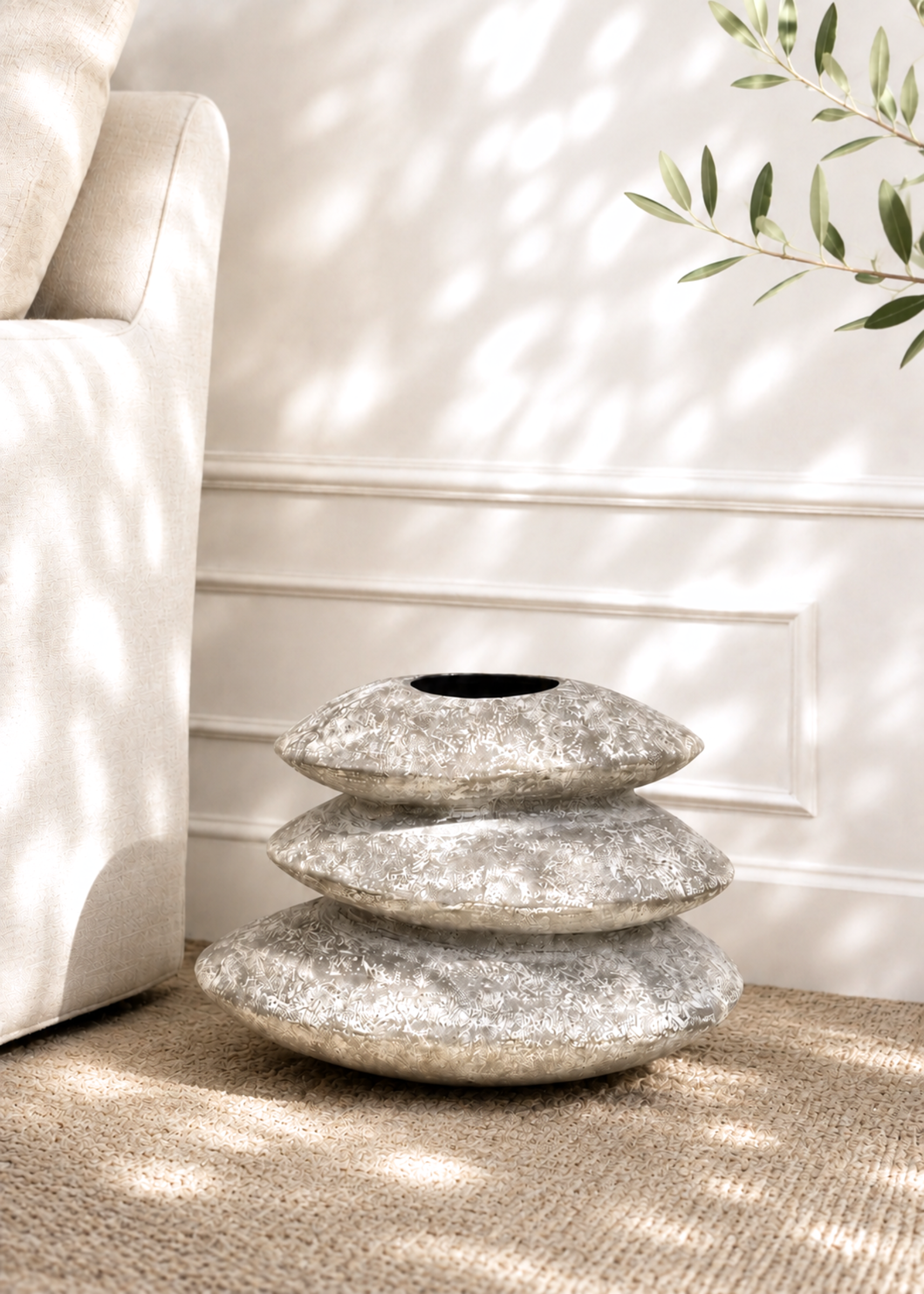 Veranda Pebble Planter - Rustic Ivory