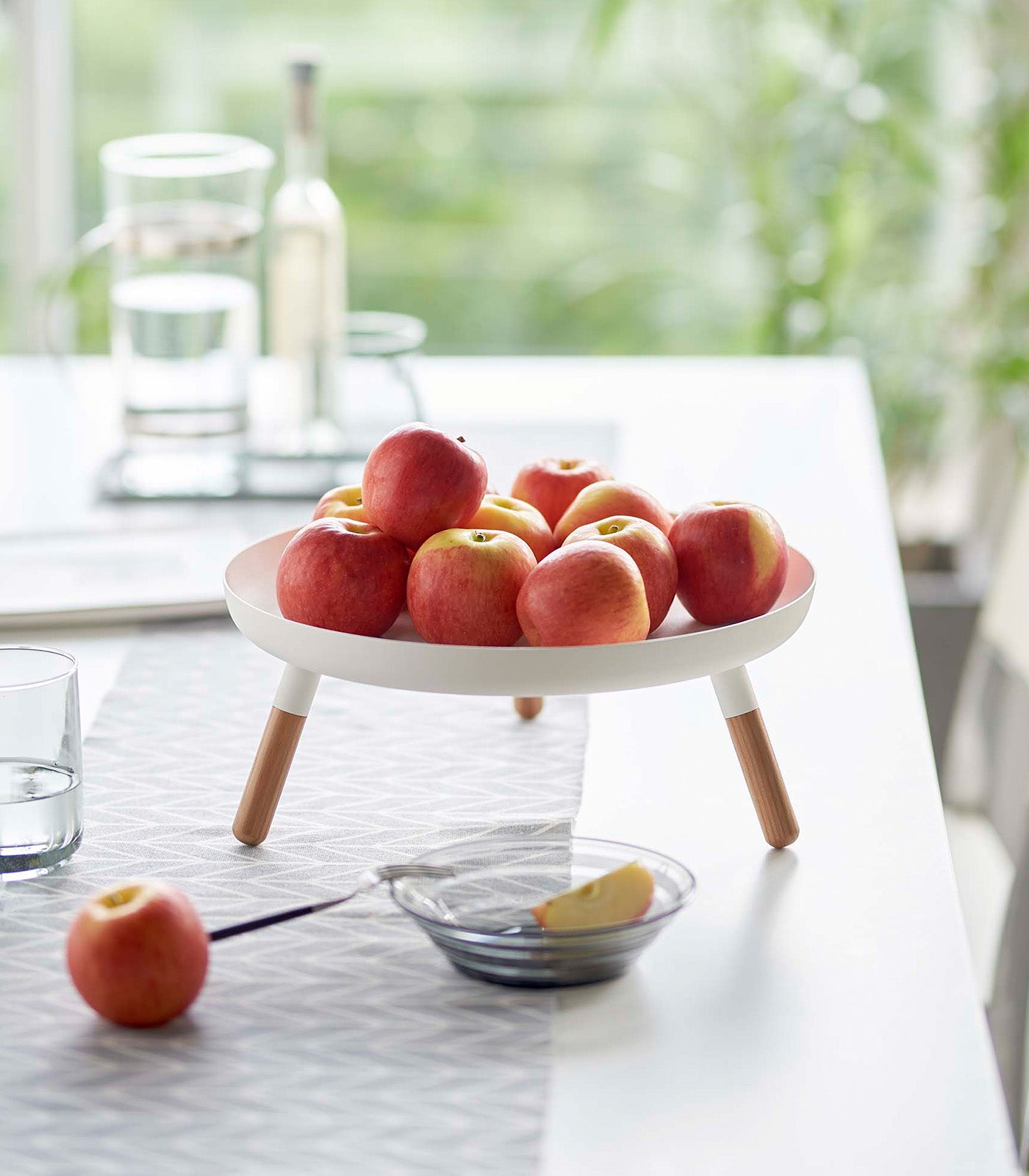 Countertop Pedestal Tray