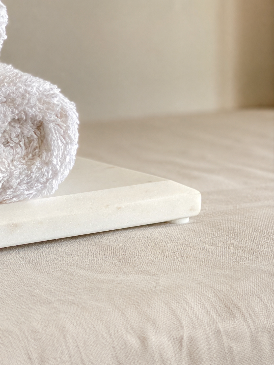 Auric White Marble Flat Tray