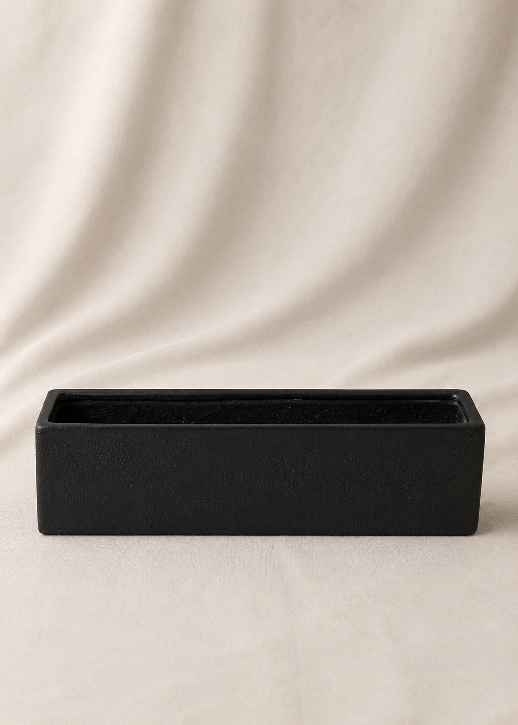 Kuro Horizon Planters - Black