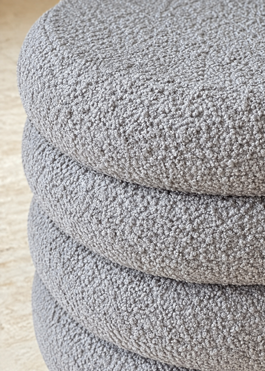 Cloud Boucle Pouffe