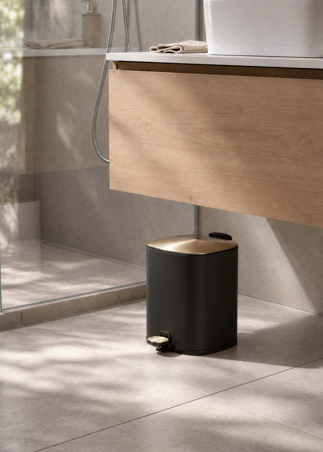 Merlowe Dustbin - Black (6L)
