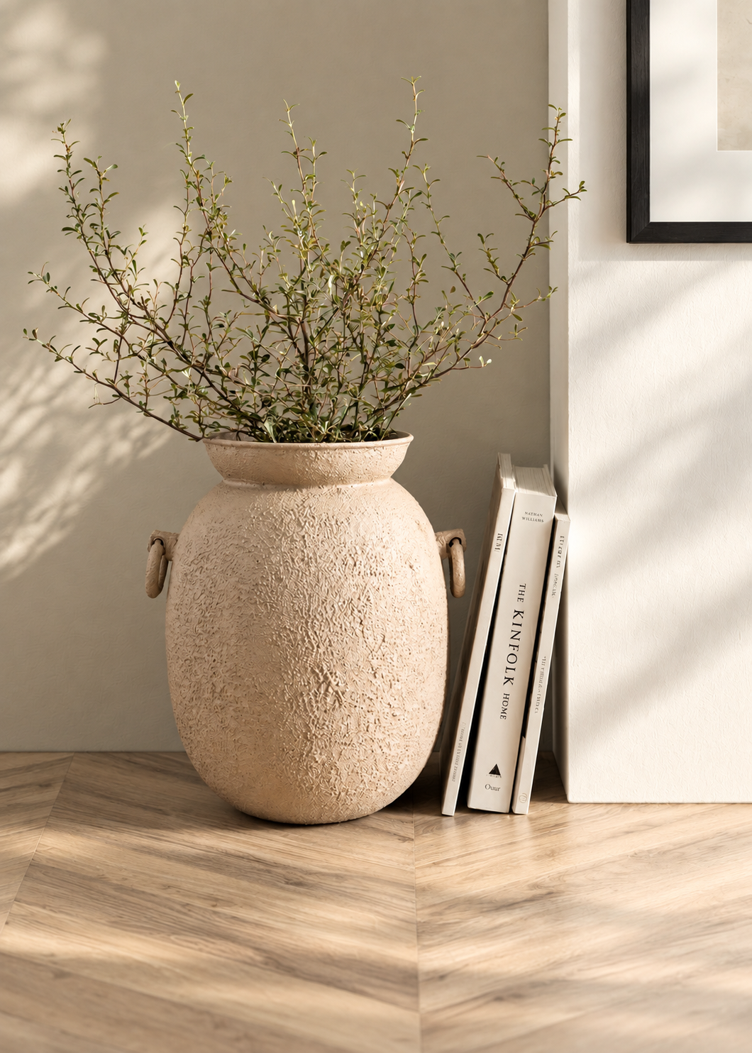 Claystone Urna Planter