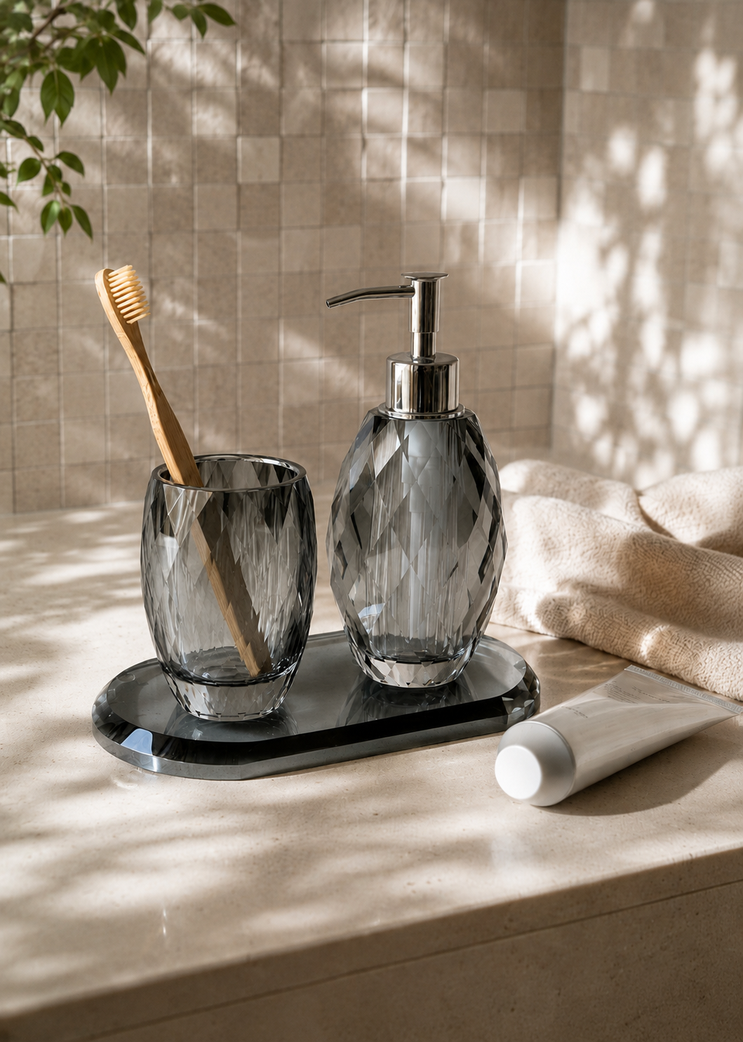 Sundrop Crystal Bathroom Set - Black (Set of 3)
