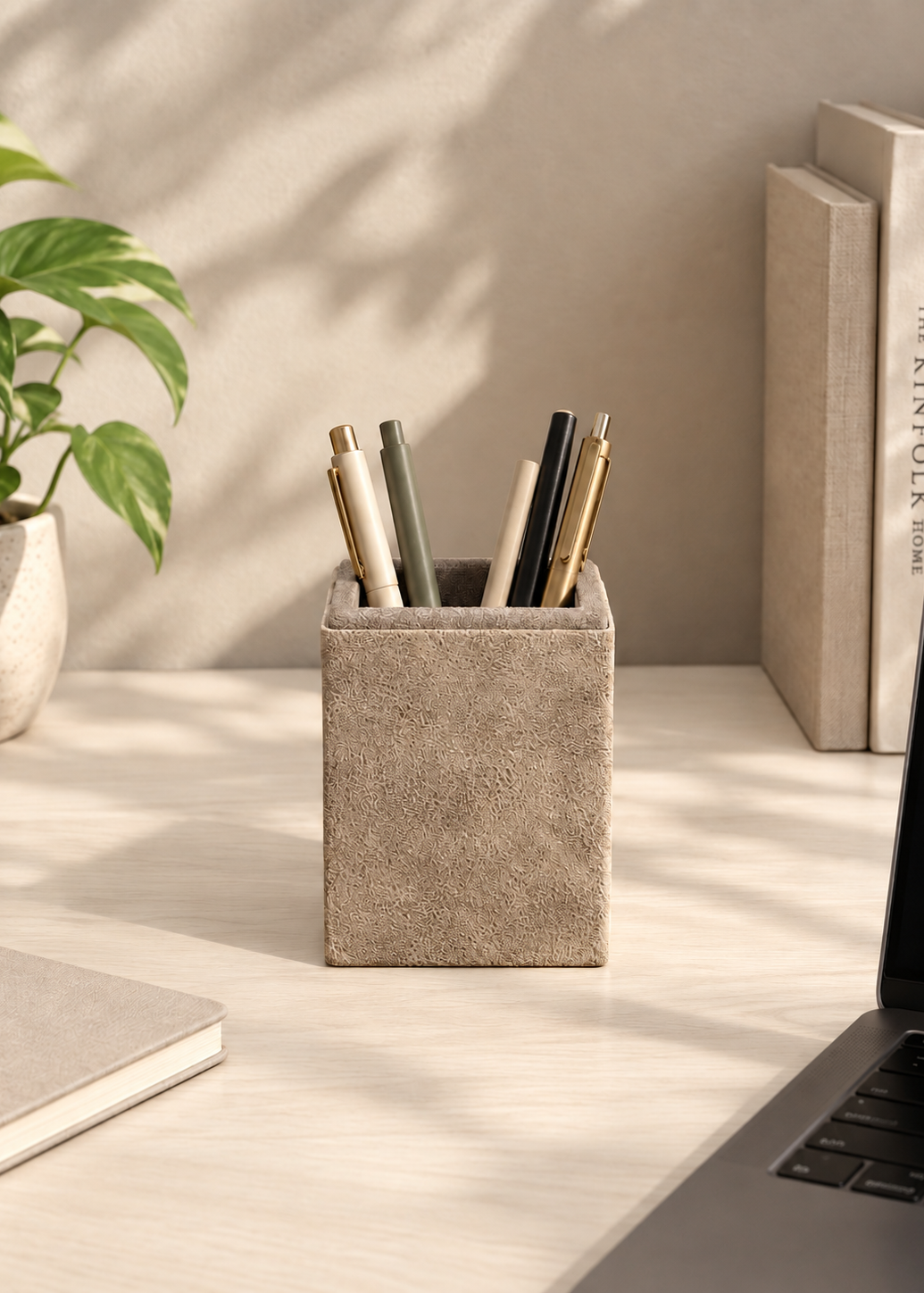 Mino Textured Desktop Pen Holder