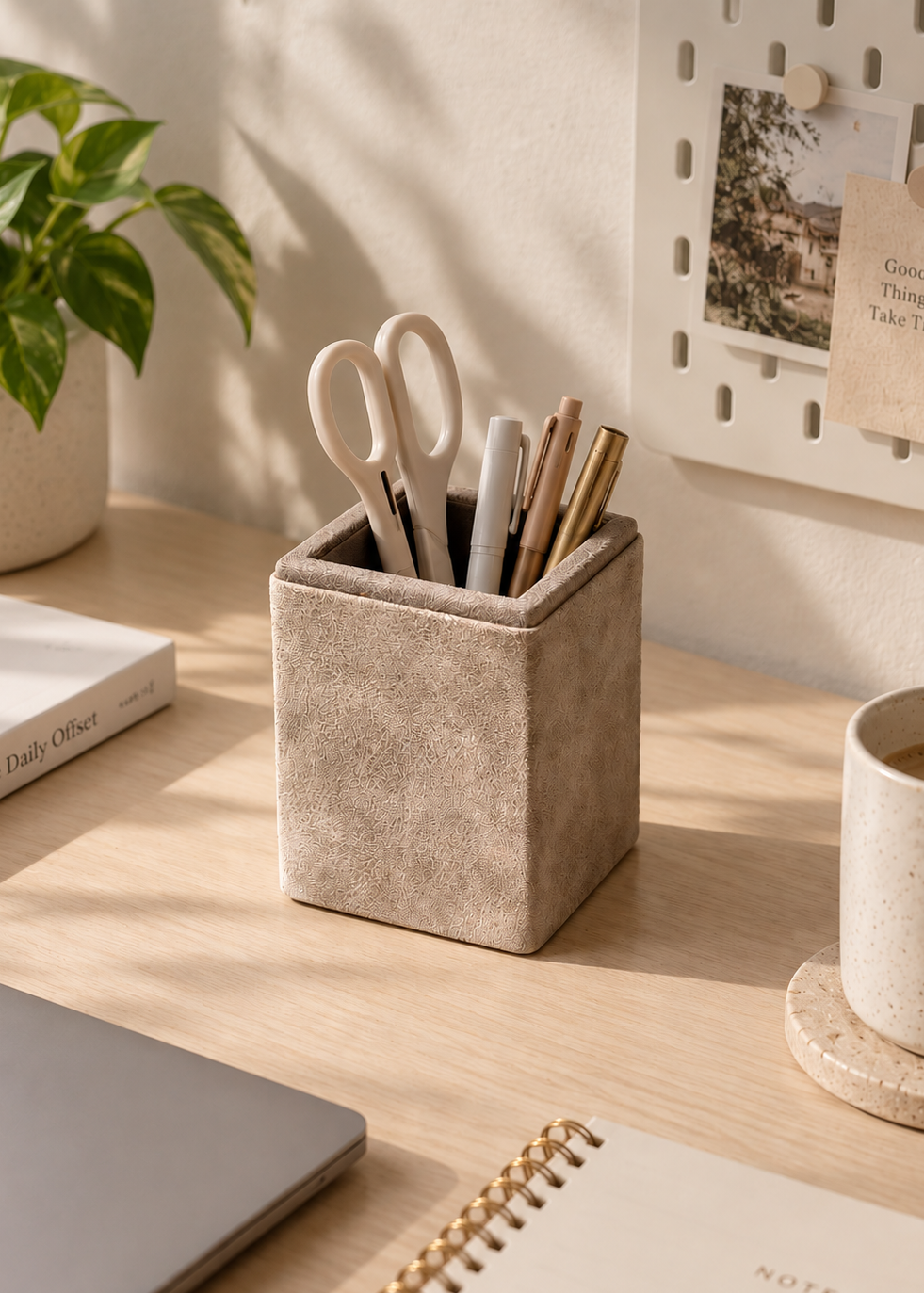 Mino Textured Desktop Pen Holder