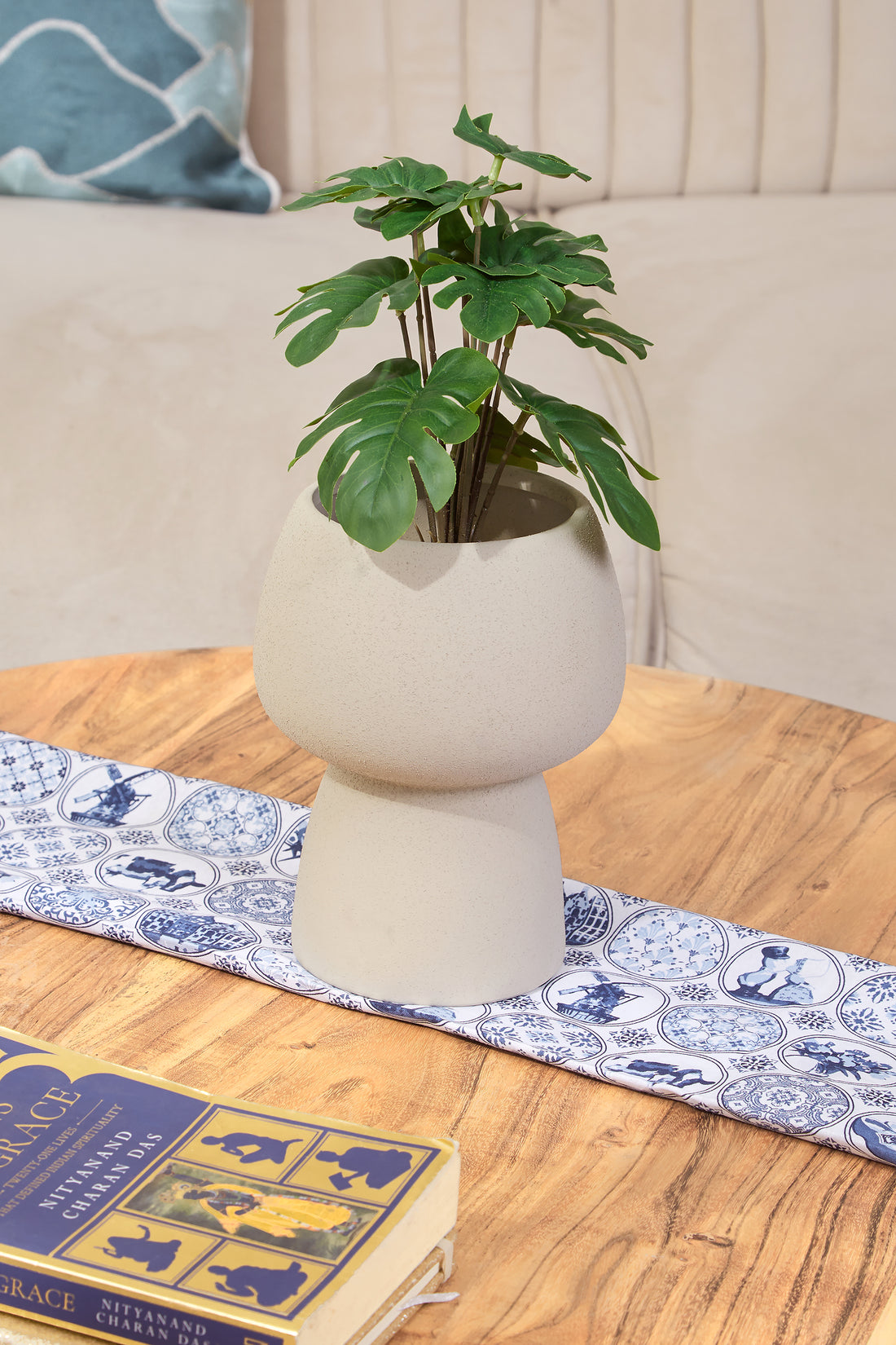 Mulu Textured Beige Vase - Large
