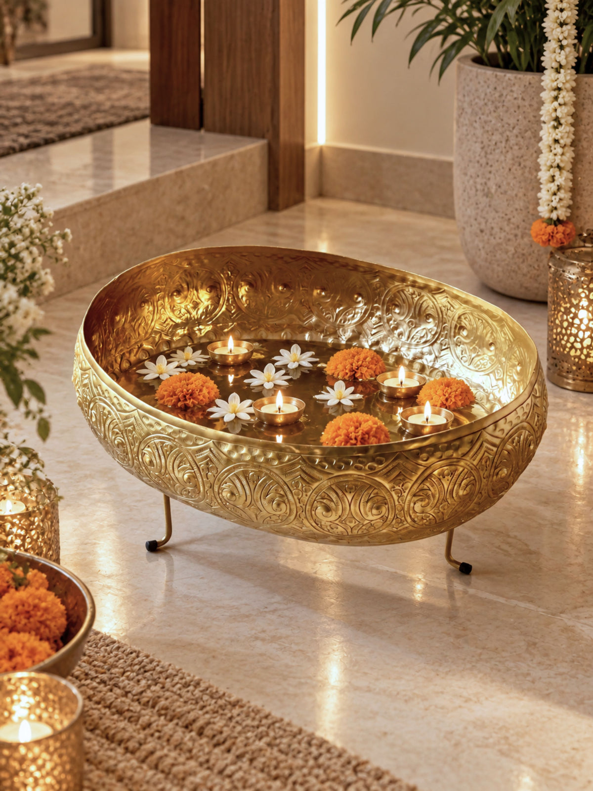 Naksh Gold Oval Urli - Large