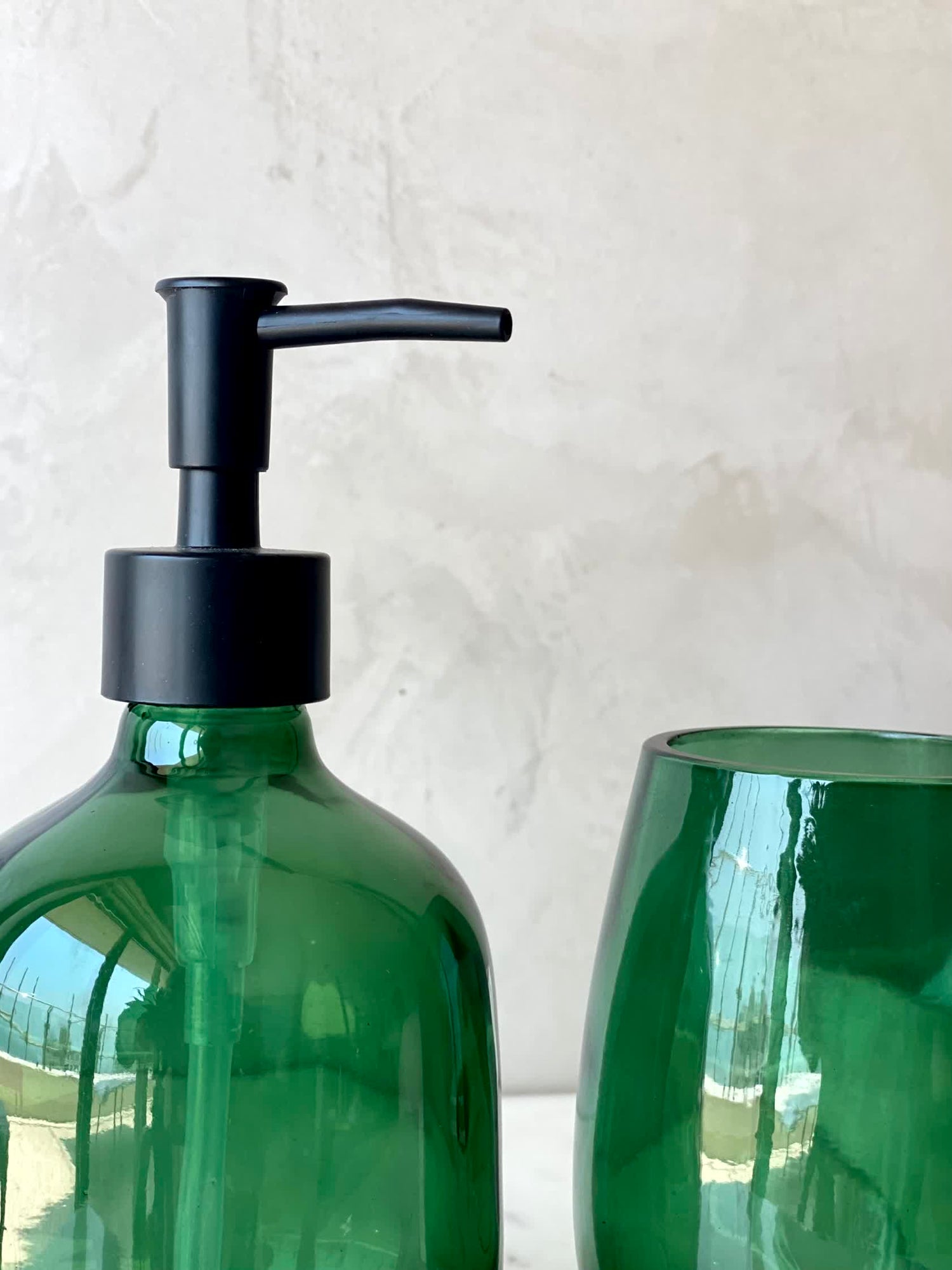 Radiant Bathroom Set - Set of 2