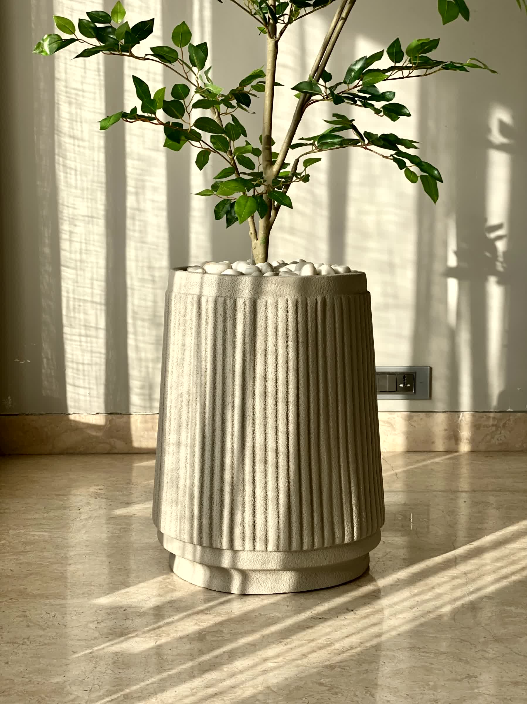 Hanover Beige Planter