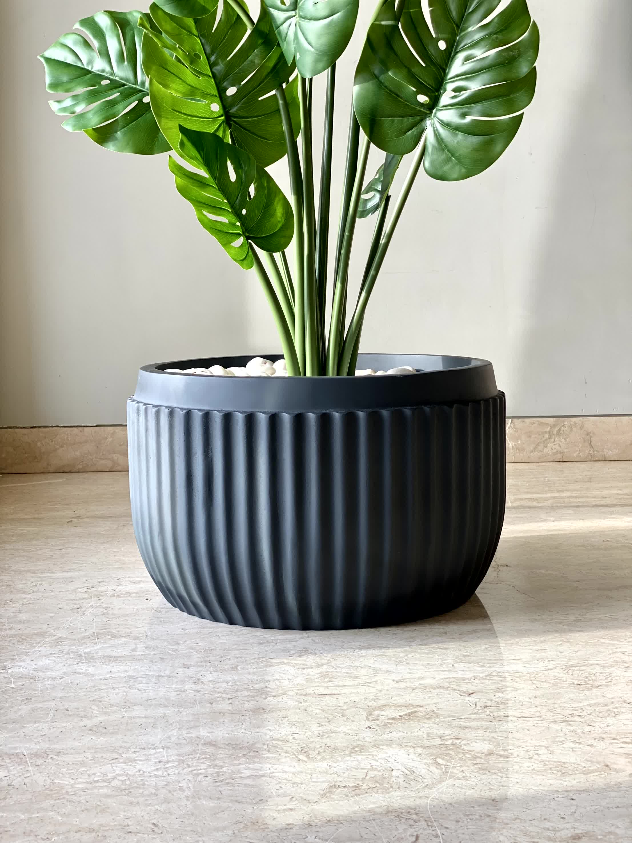 Grandeur Rutted Planter Short