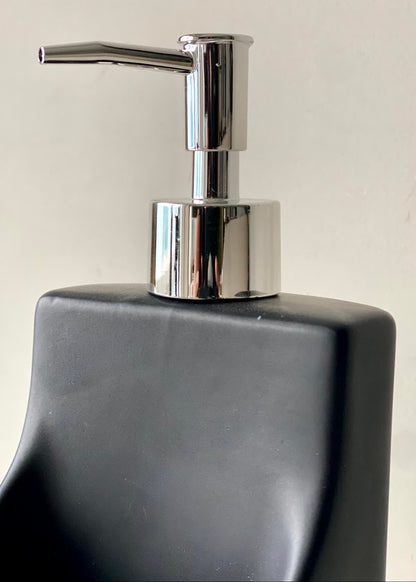 Dual Noir Bathroom Dispenser