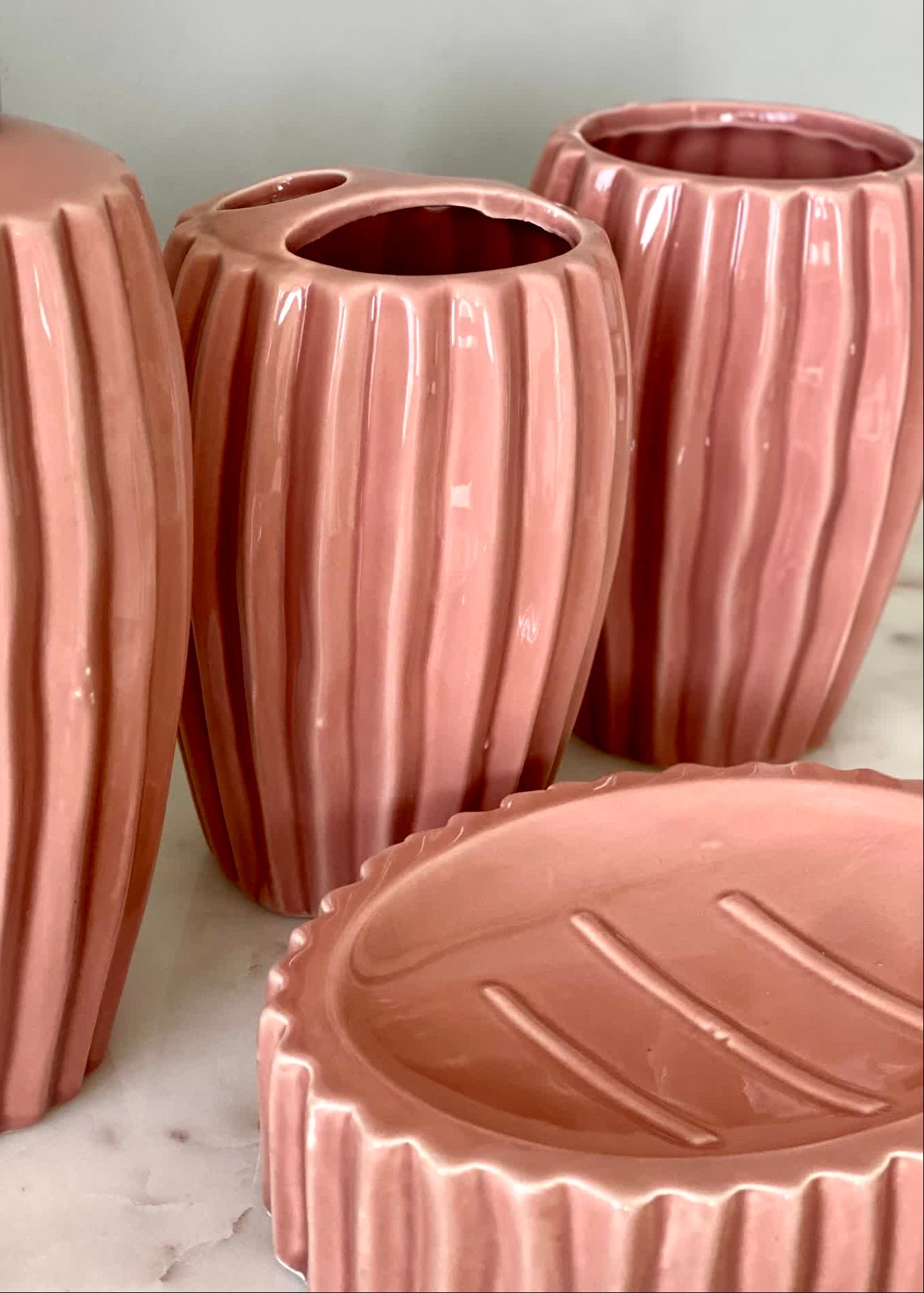 Ribbed Ceramic Bathroom Set - Peach