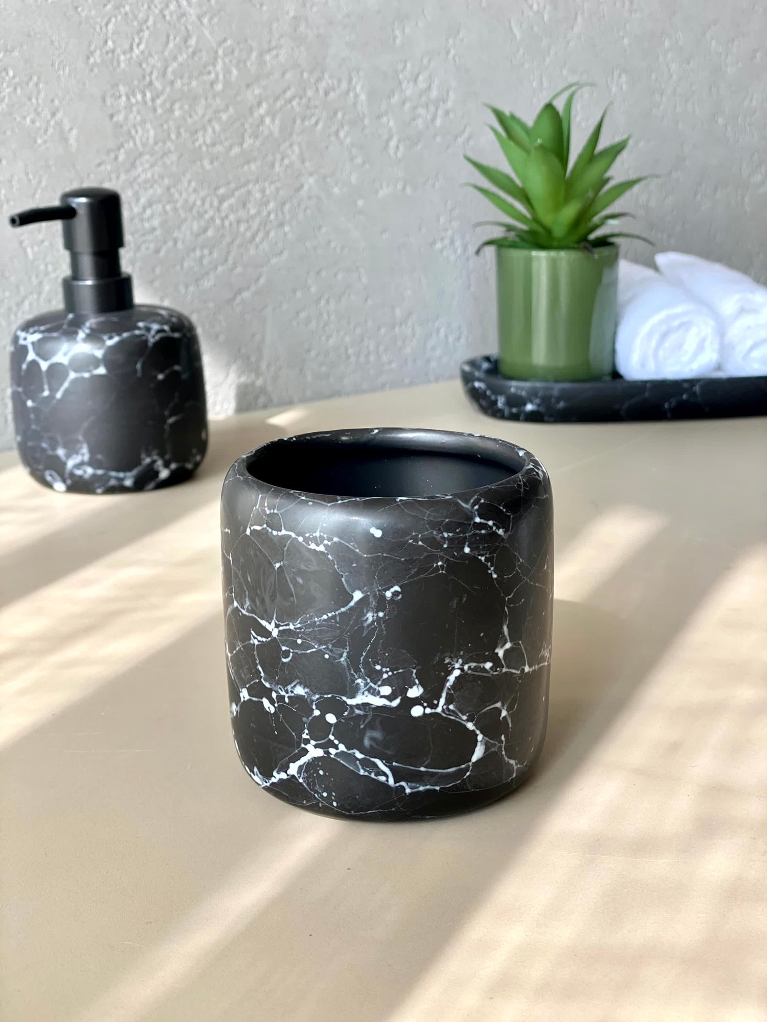 Pristine Marble Bathroom Set - Black