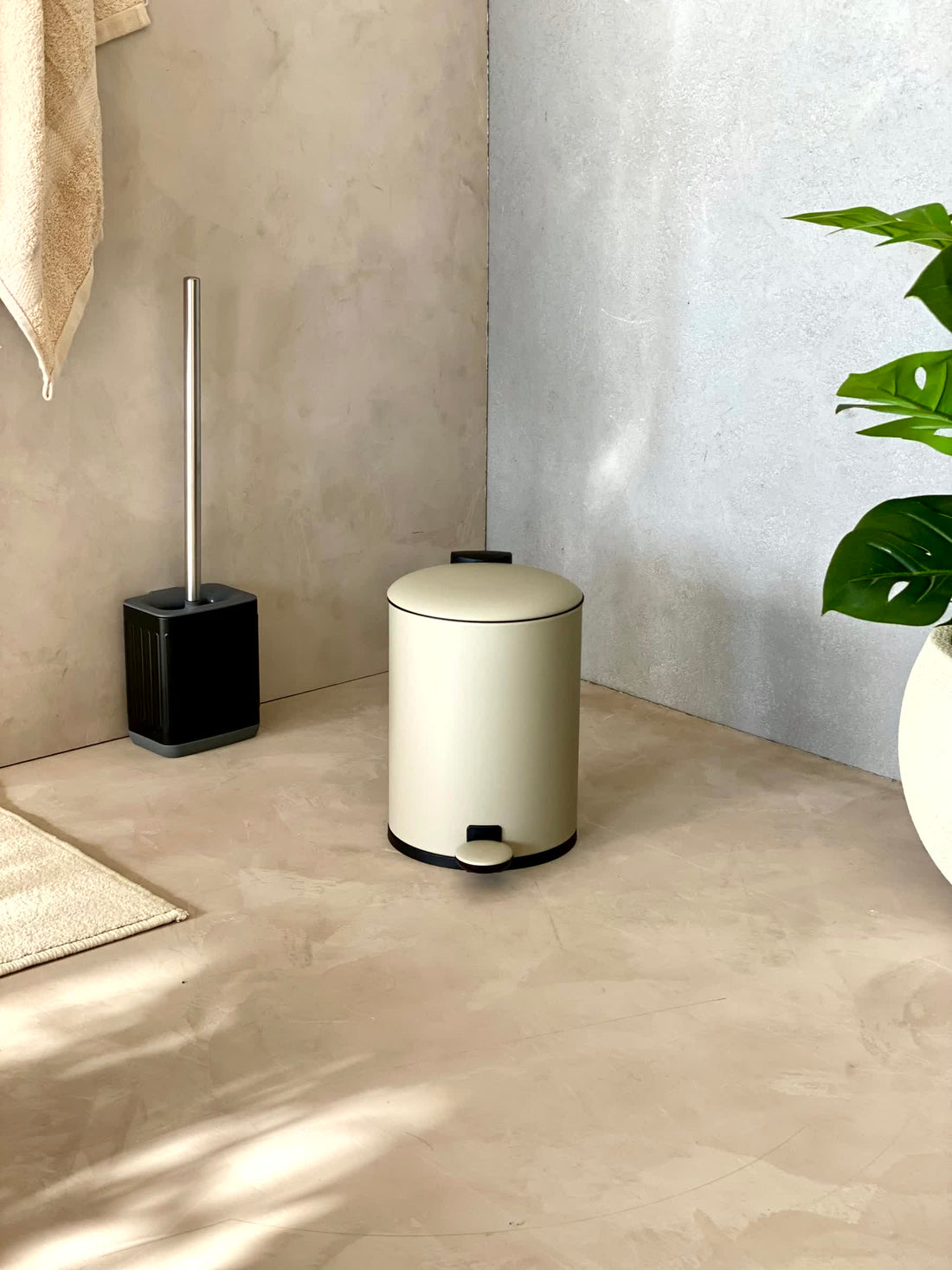 Trove Beige Matt Dustbin - 3L