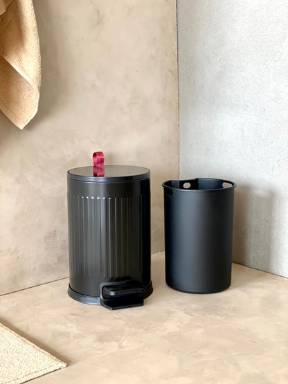 Luxis Black Dustbin - 6L
