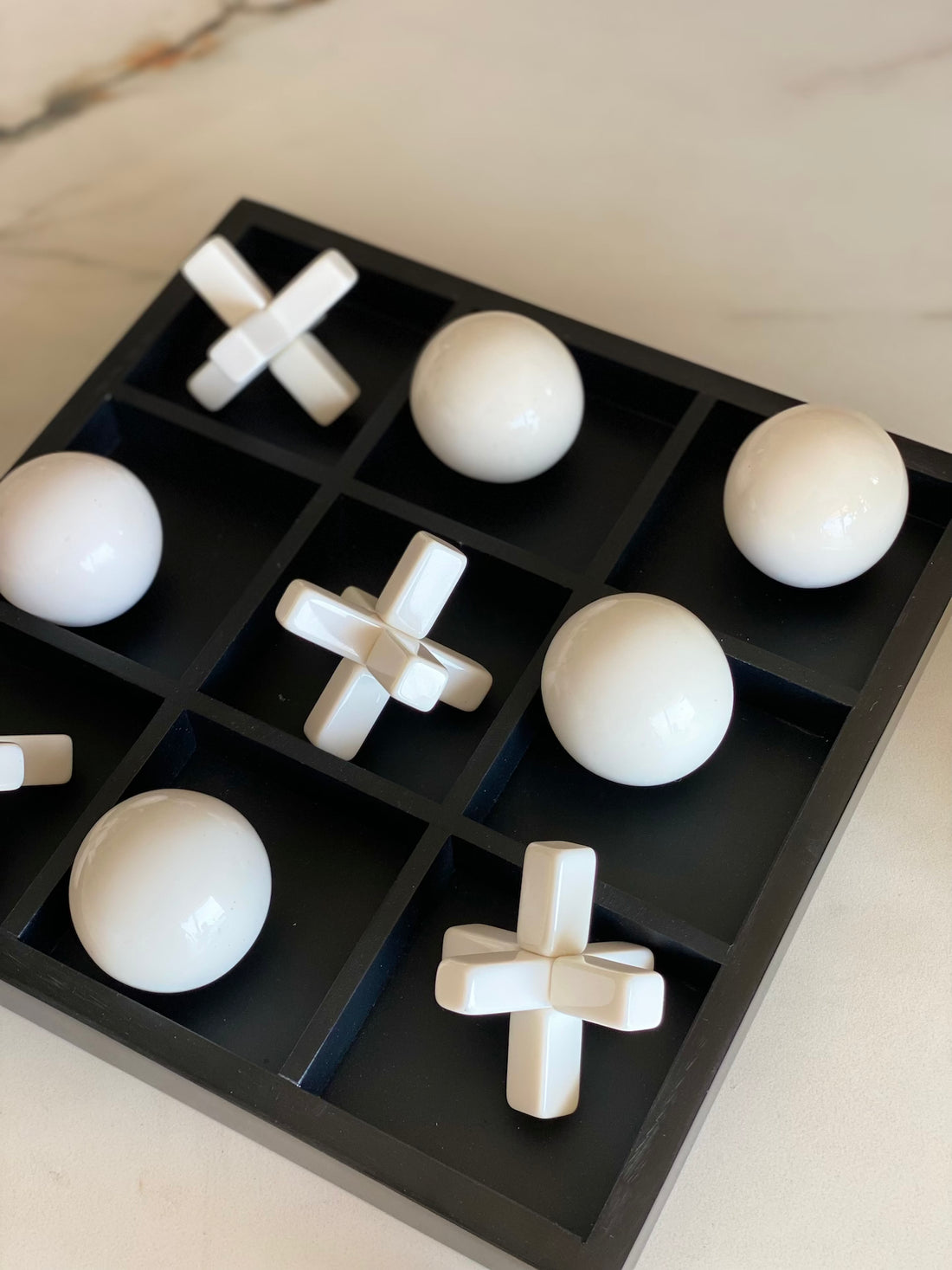 Carlo Tic-Tac-Toe Board Game (Black &amp; White)