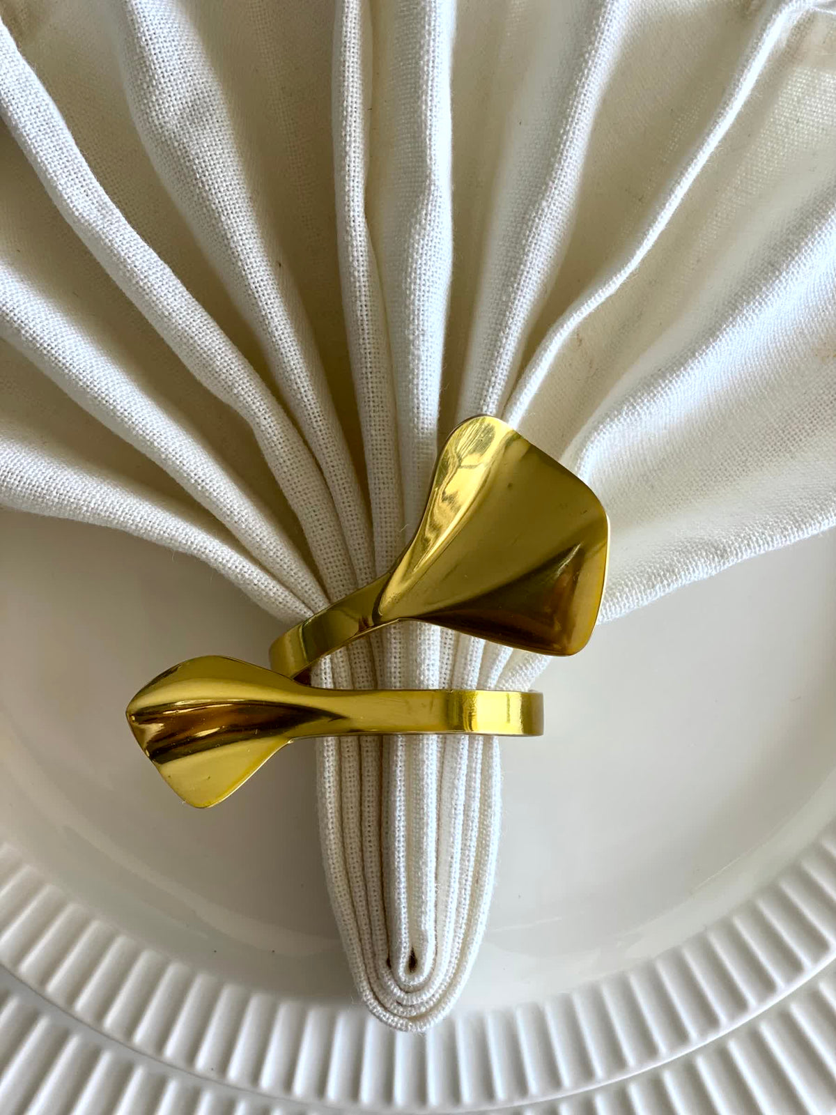 Gold Twist Napkin Rings - Set of 6