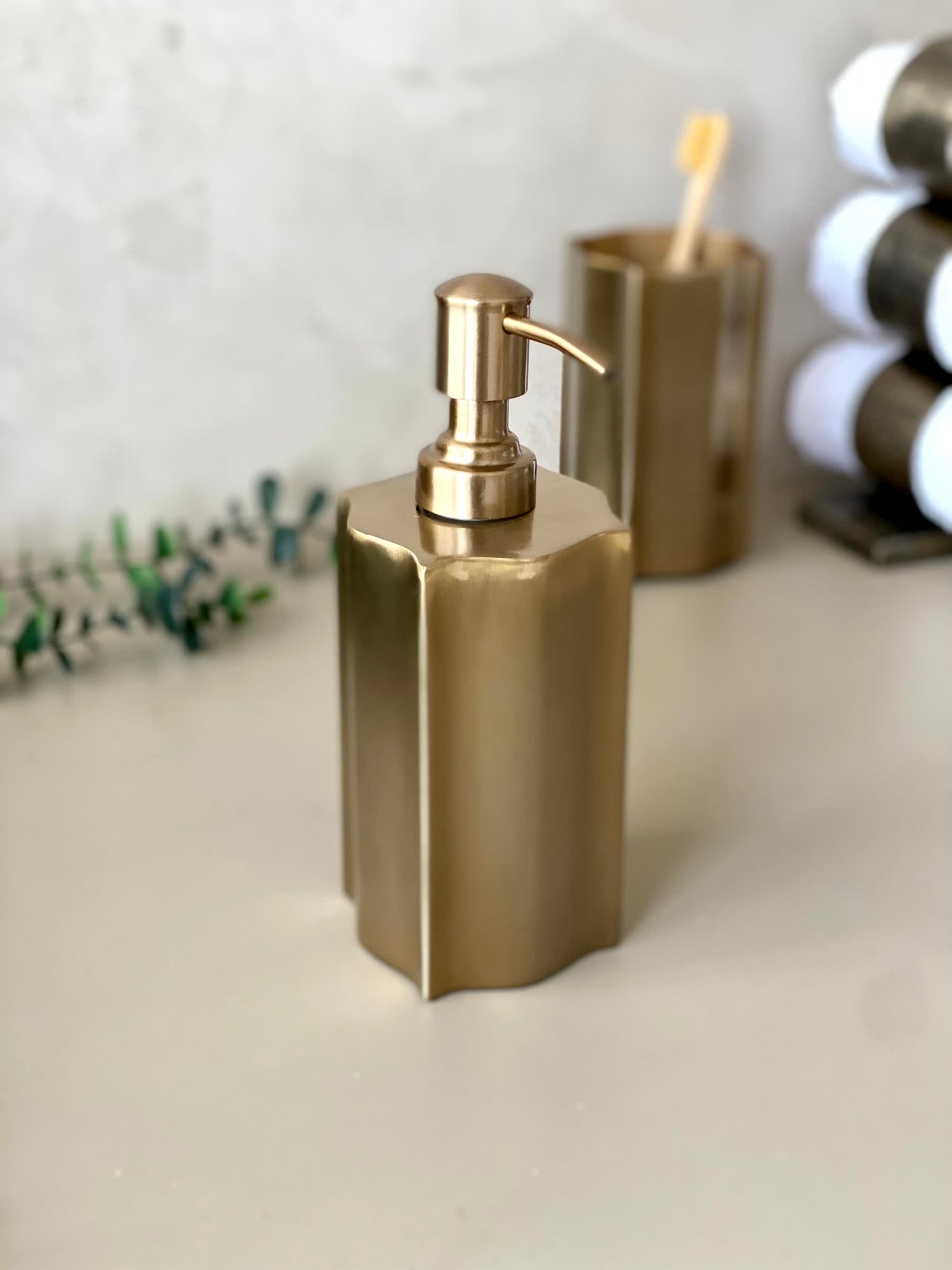 Stallion Lacquered Gold Bathroom Set - (Set of 2)