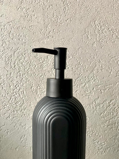 Timeless Bathroom Dispenser - Black