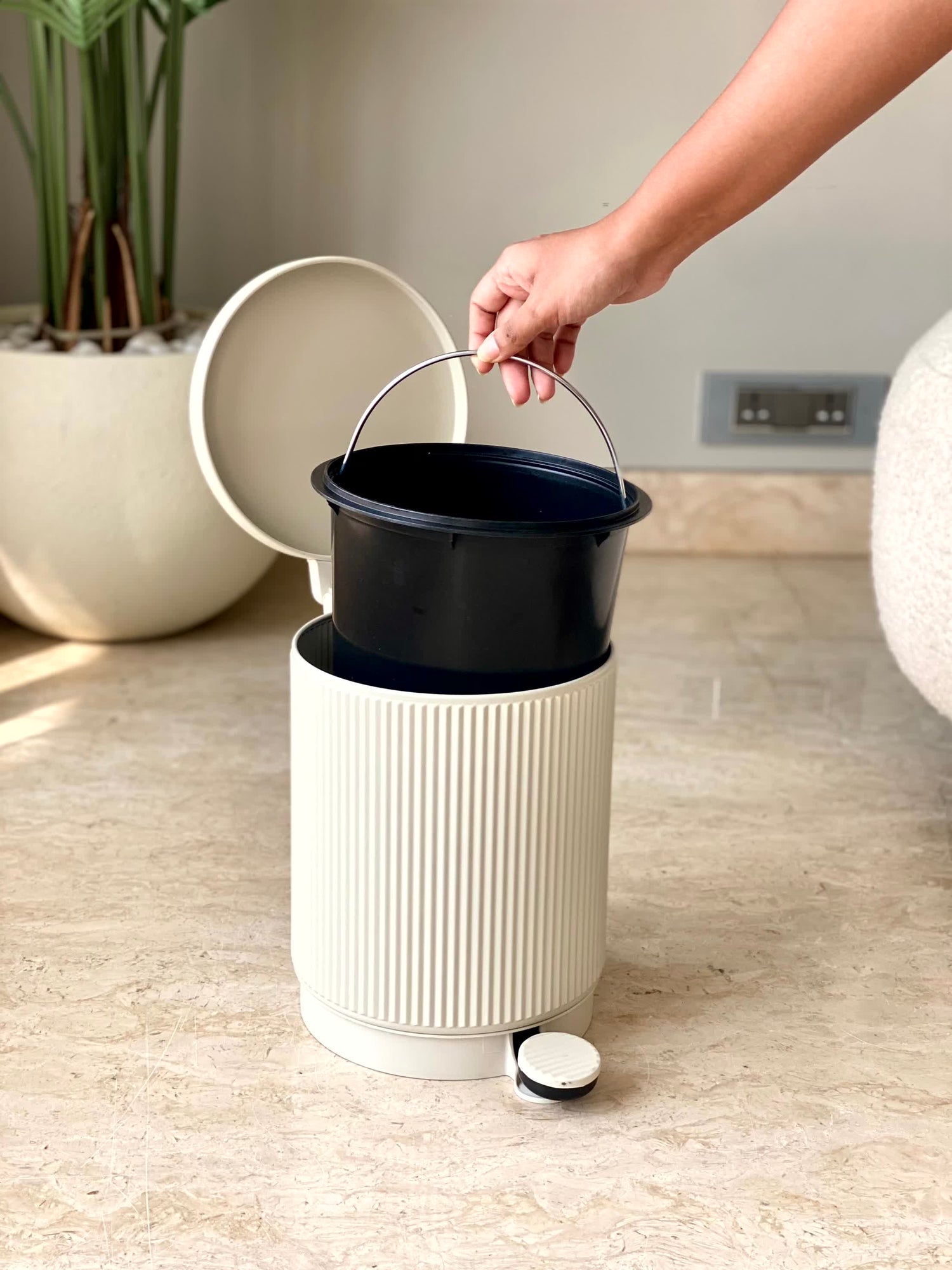 Braga Ivory Dustbin - 5L