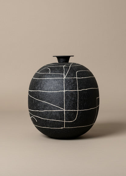Dune Obsidian Vase - Black (Large)