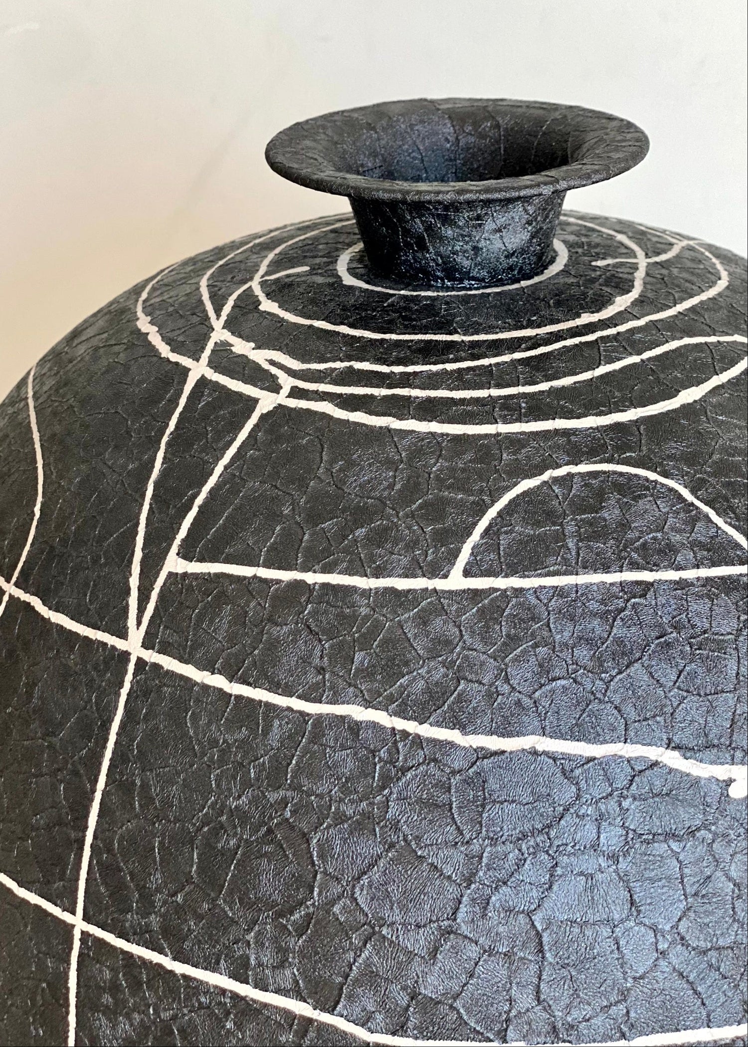 Dune Obsidian Vase - Black (Large)