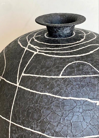 Dune Obsidian Vase - Black (Large)