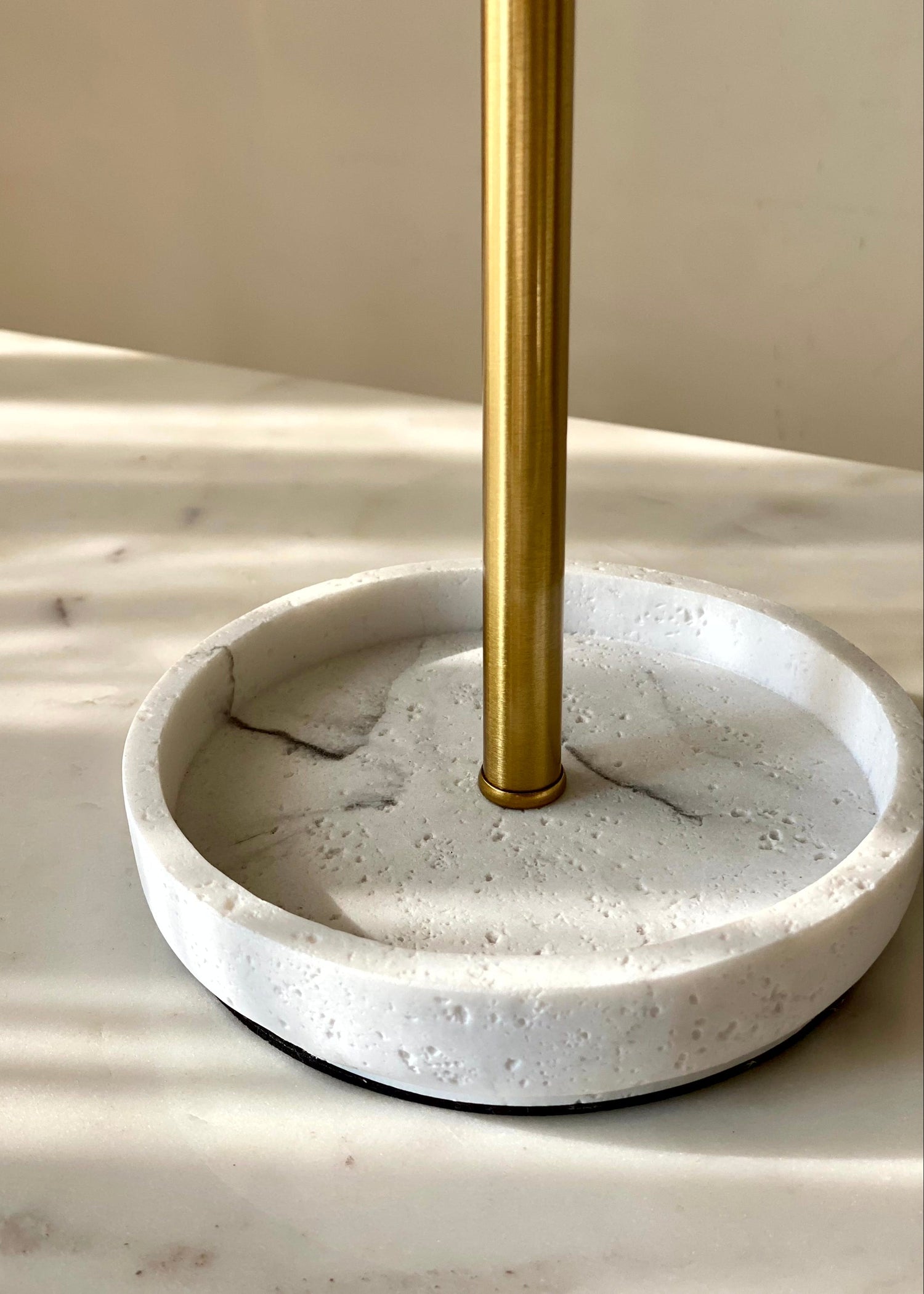 Halo Hand Towel Stand - White