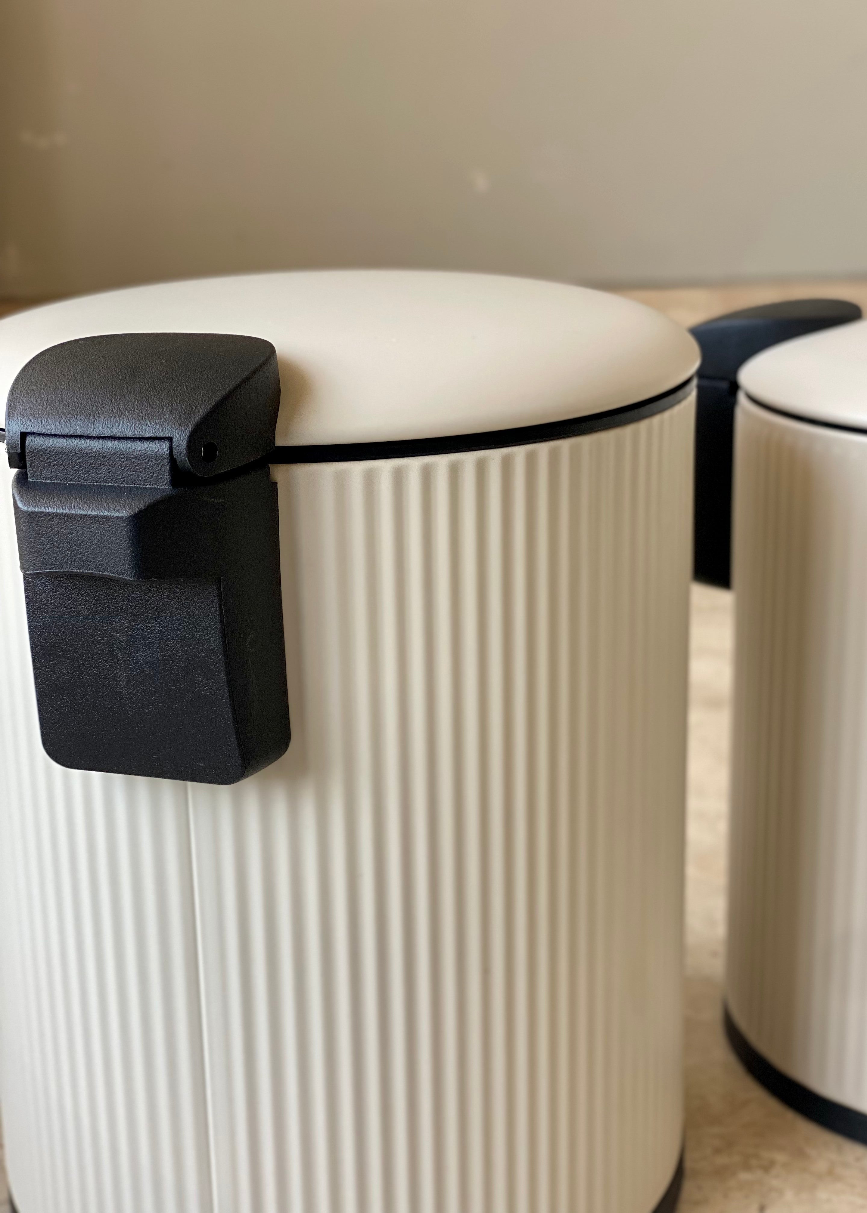 Trove Beige Matt Dustbin - 5L