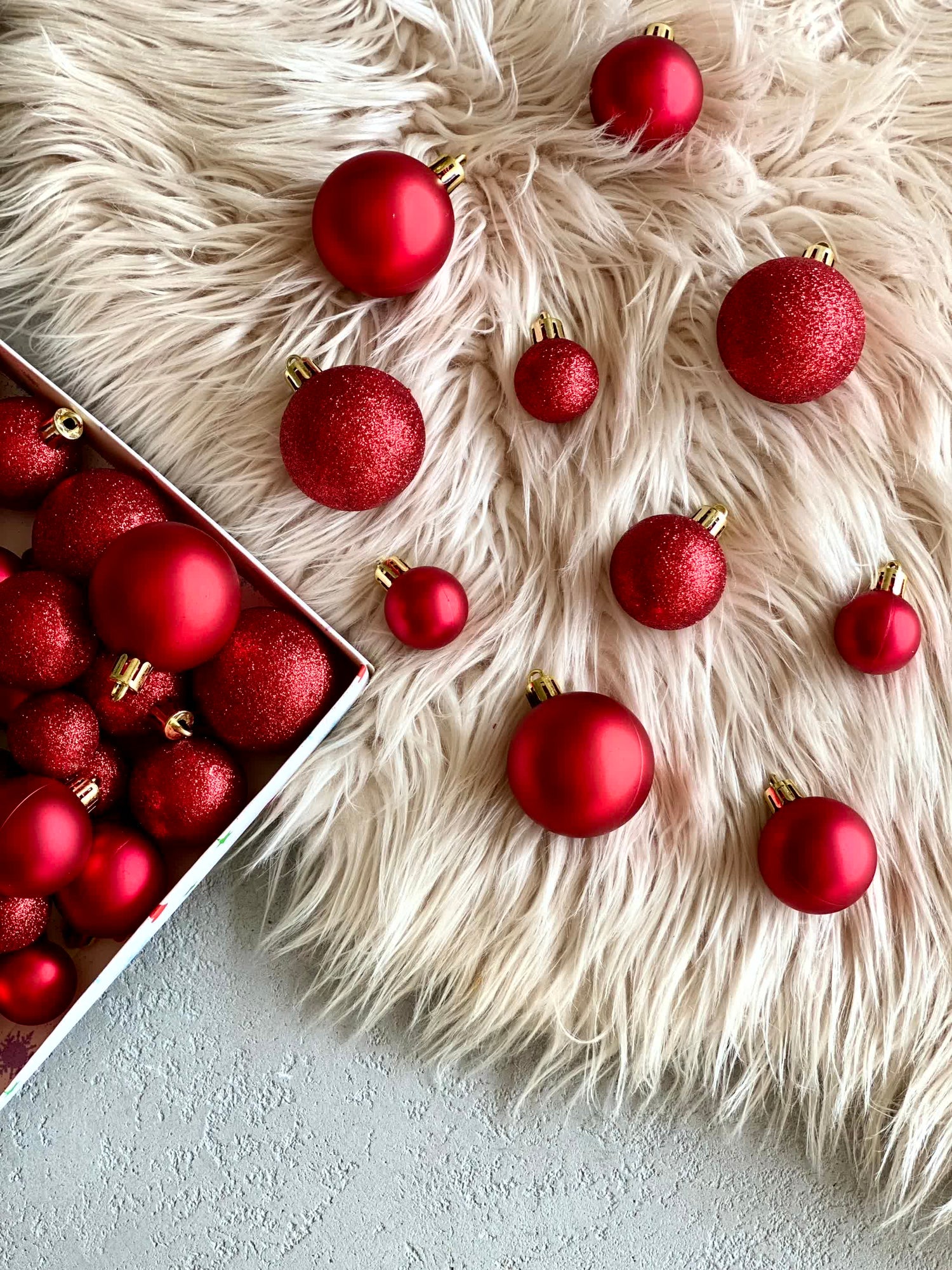 Christmas Aurora Ball Set - Red (Set of 44)