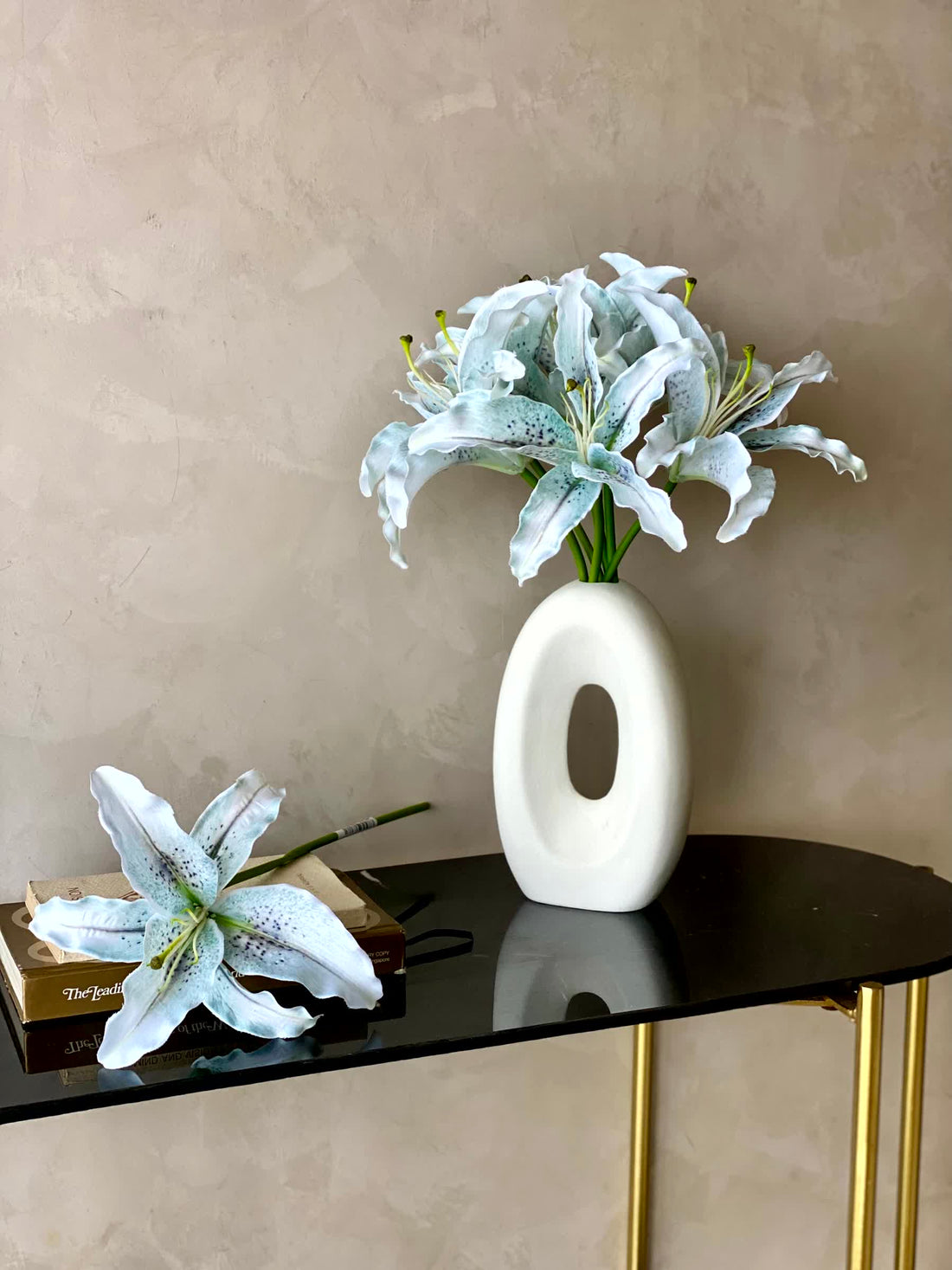 Artificial Silk Lilly Flower Bunch - Blue