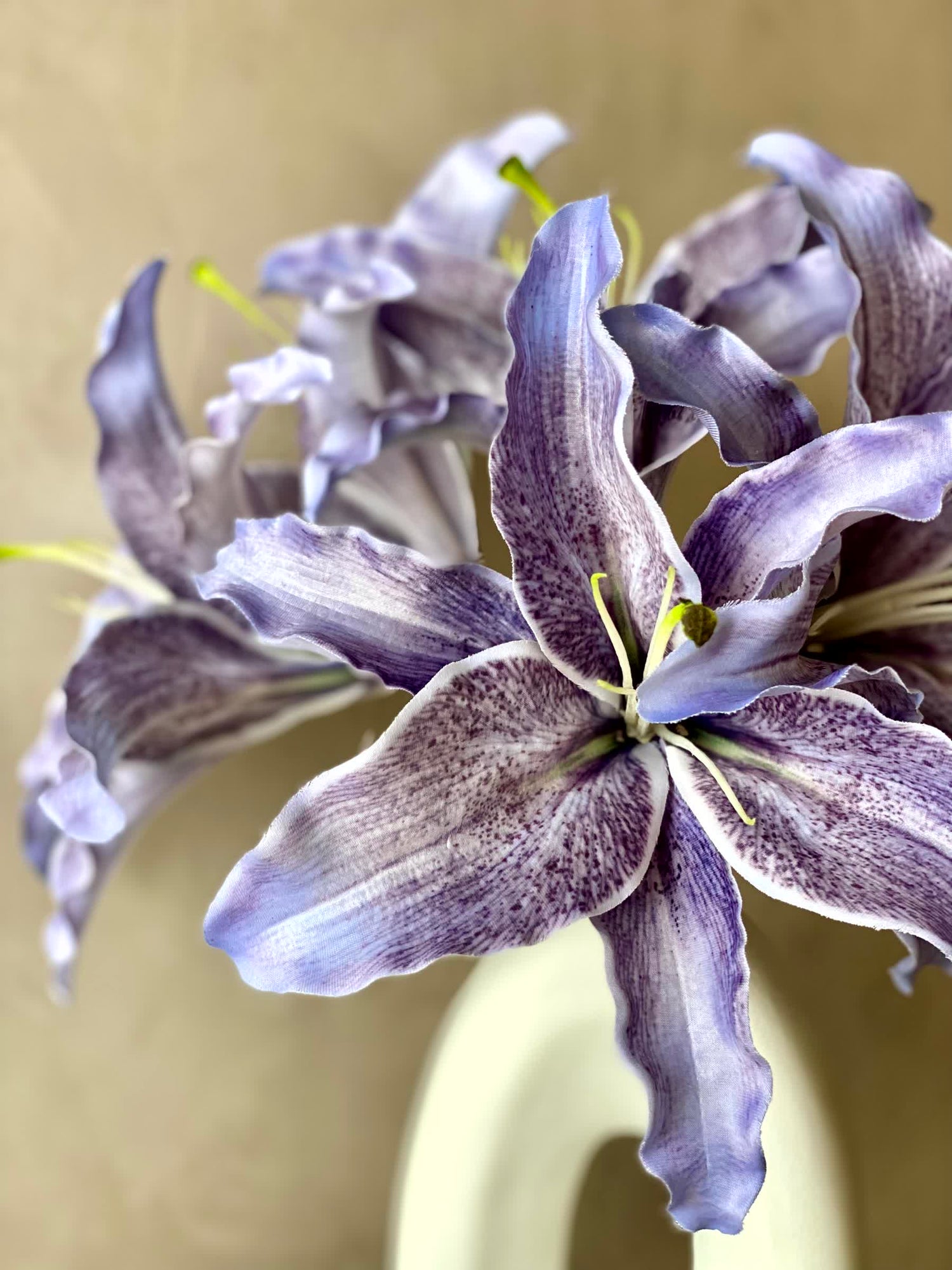 Artificial Silk Lilly Flower Bunch -  Lilac
