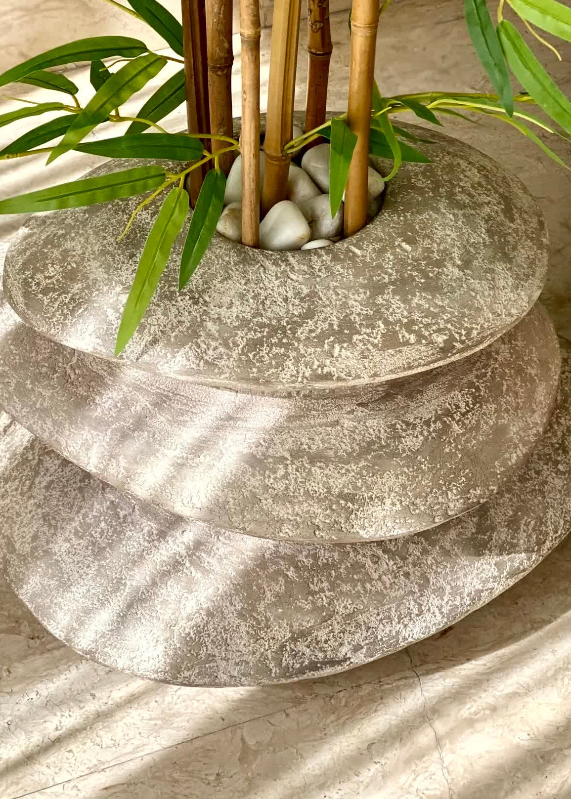Veranda Pebble Planter - Rustic Ivory