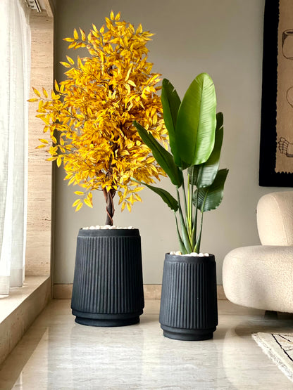 Hanover Black Planter