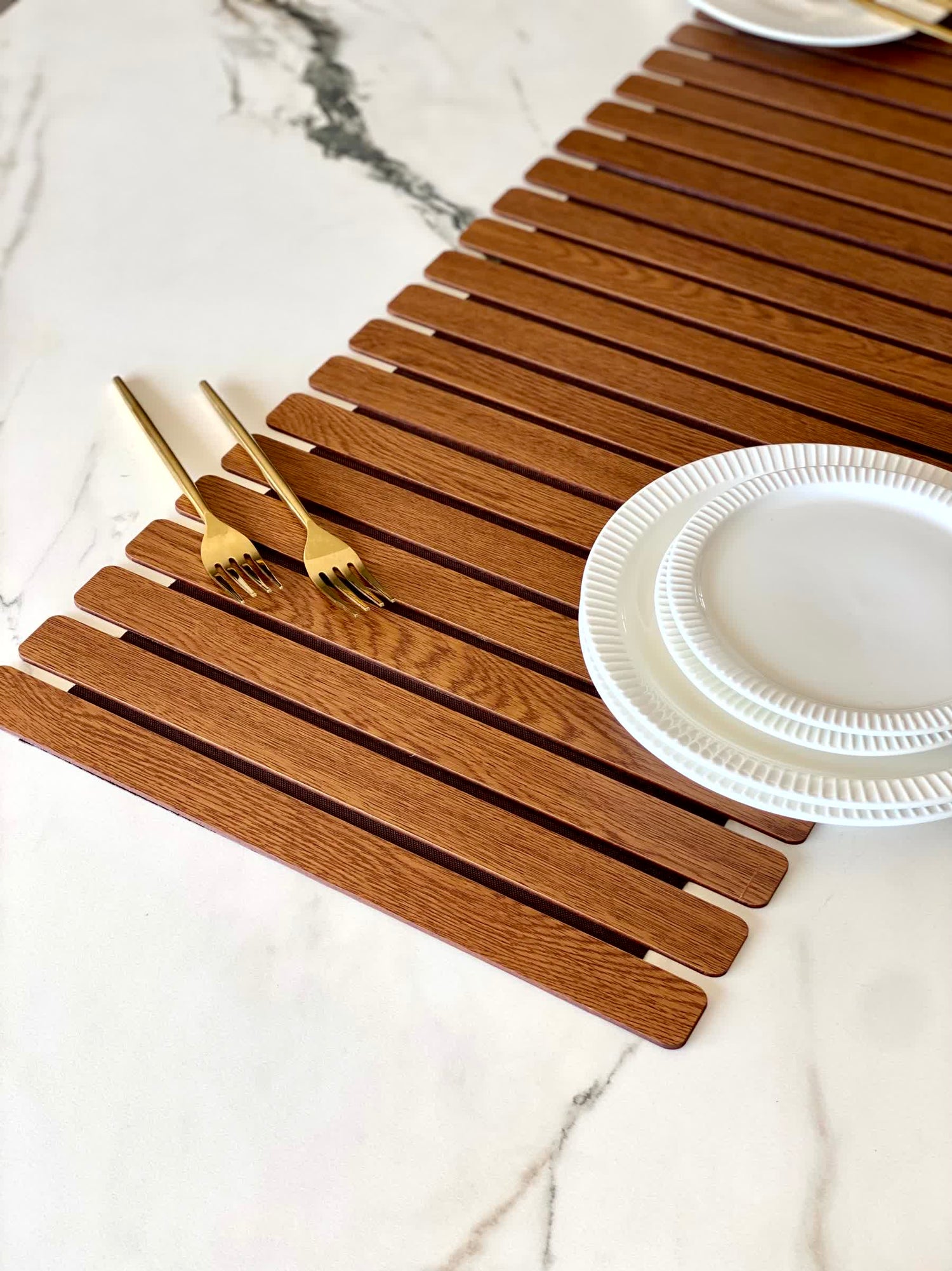 Elm Foldable Table Runner - Brown (6 Feet)