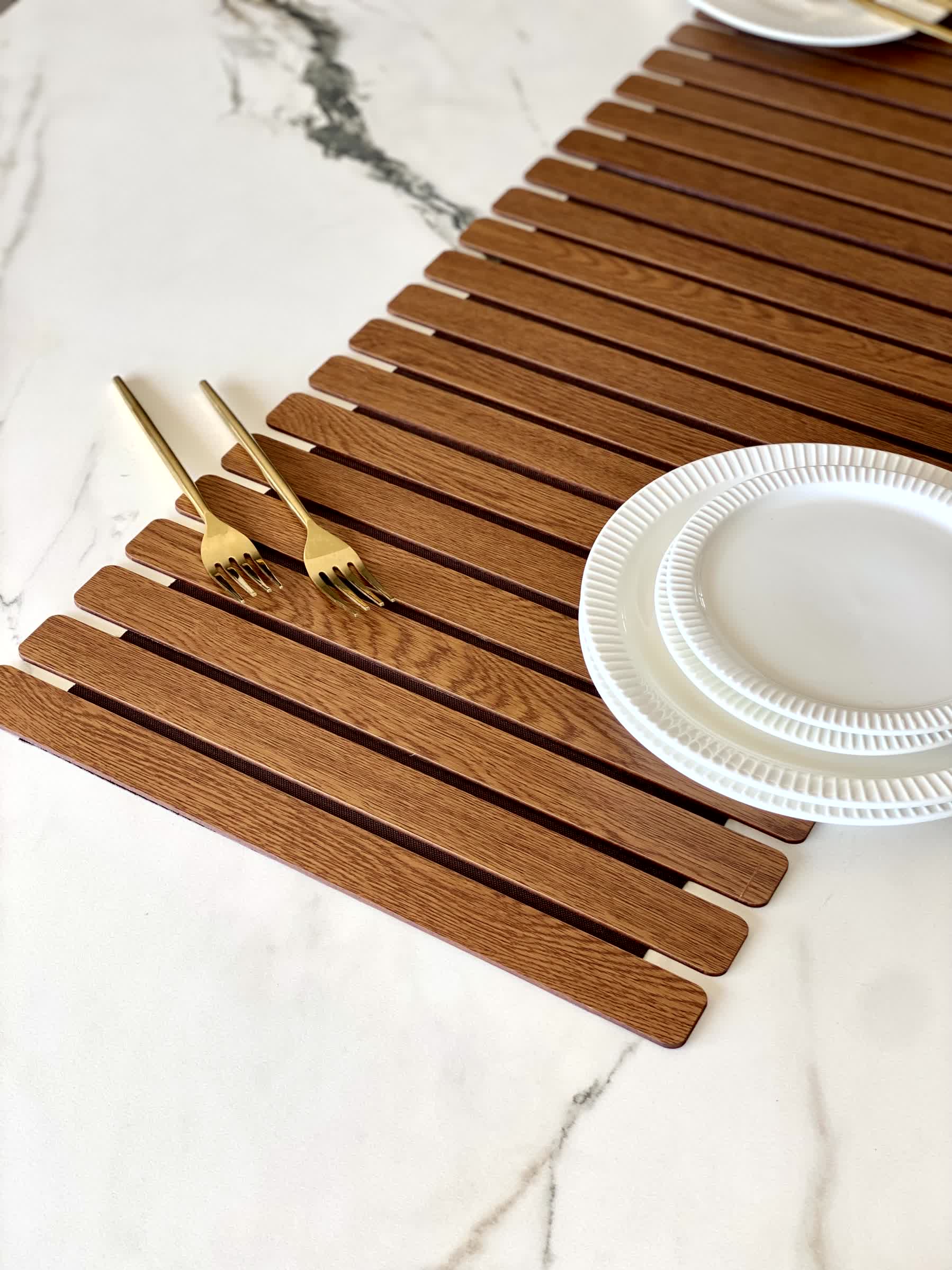 Elm Foldable Table Runner - Brown (6 Feet)