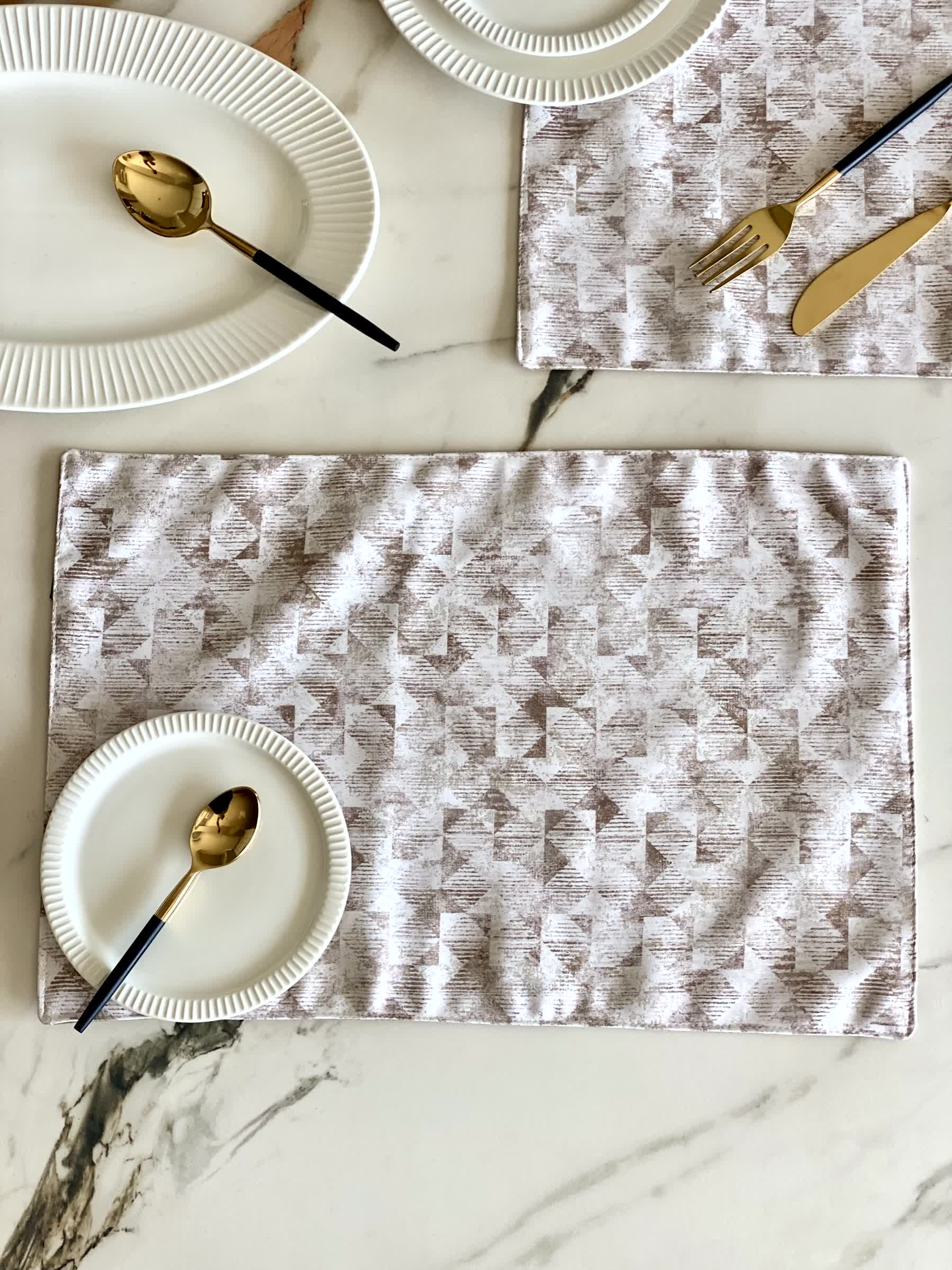 Geometric Table Mats (Set of 6) - Beige