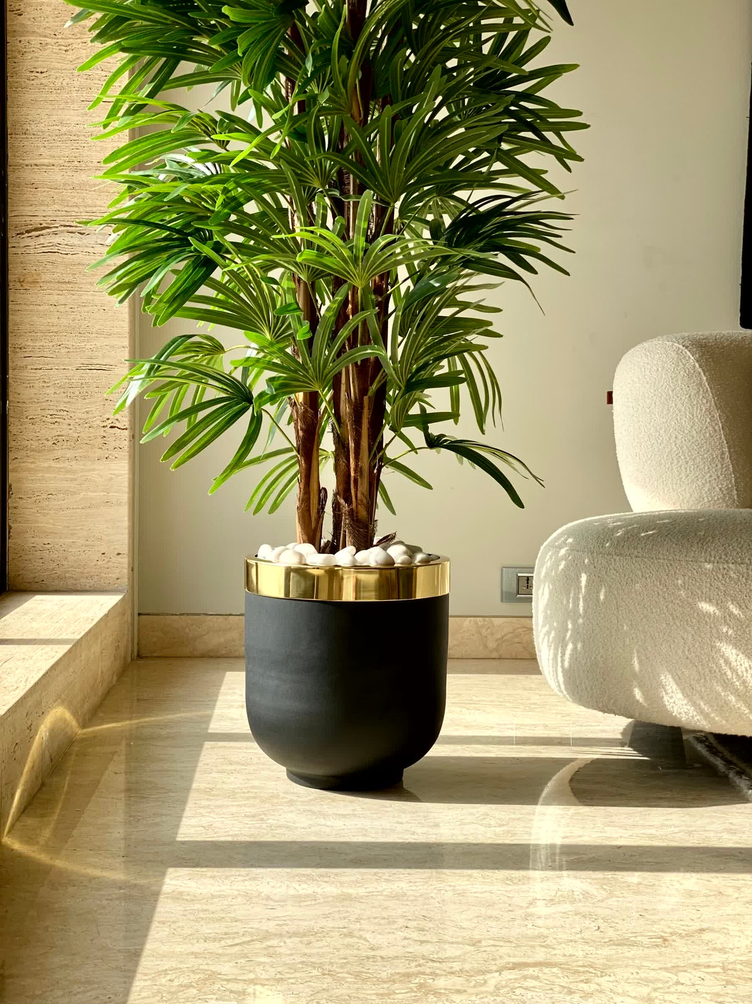 Minsk Planter Medium - Black