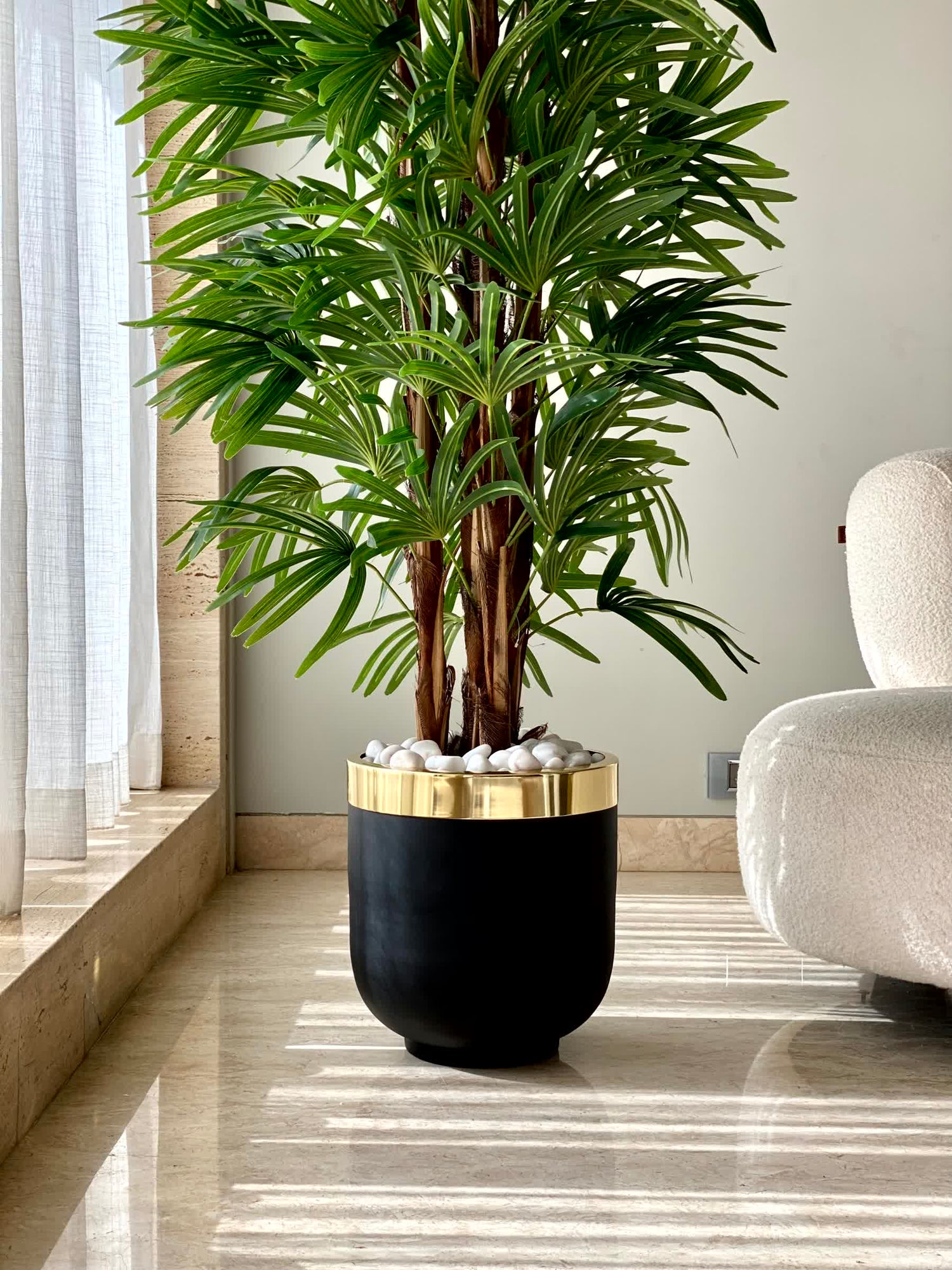 Minsk Planter Medium - Black