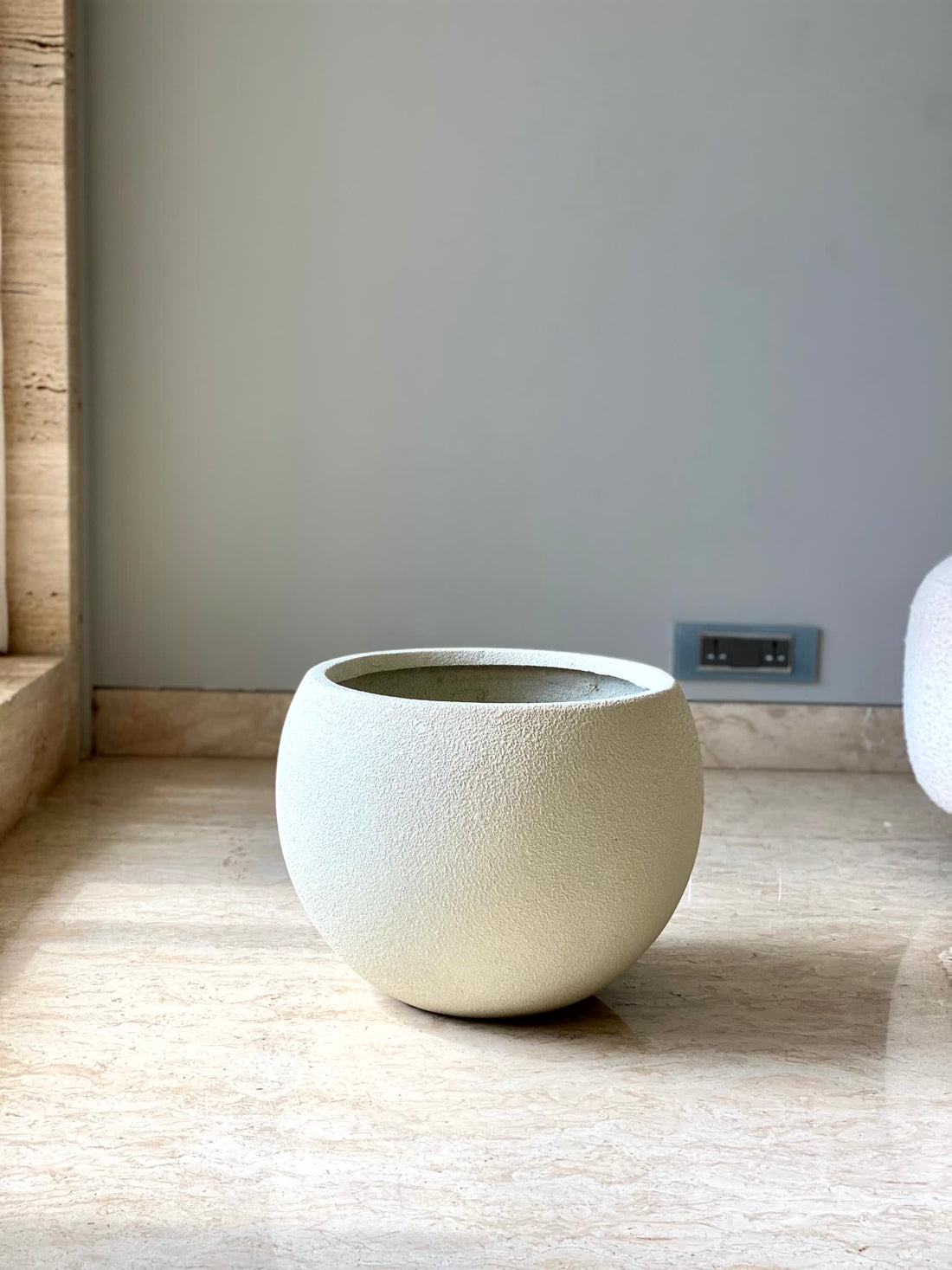 Lithos Ivory Planters