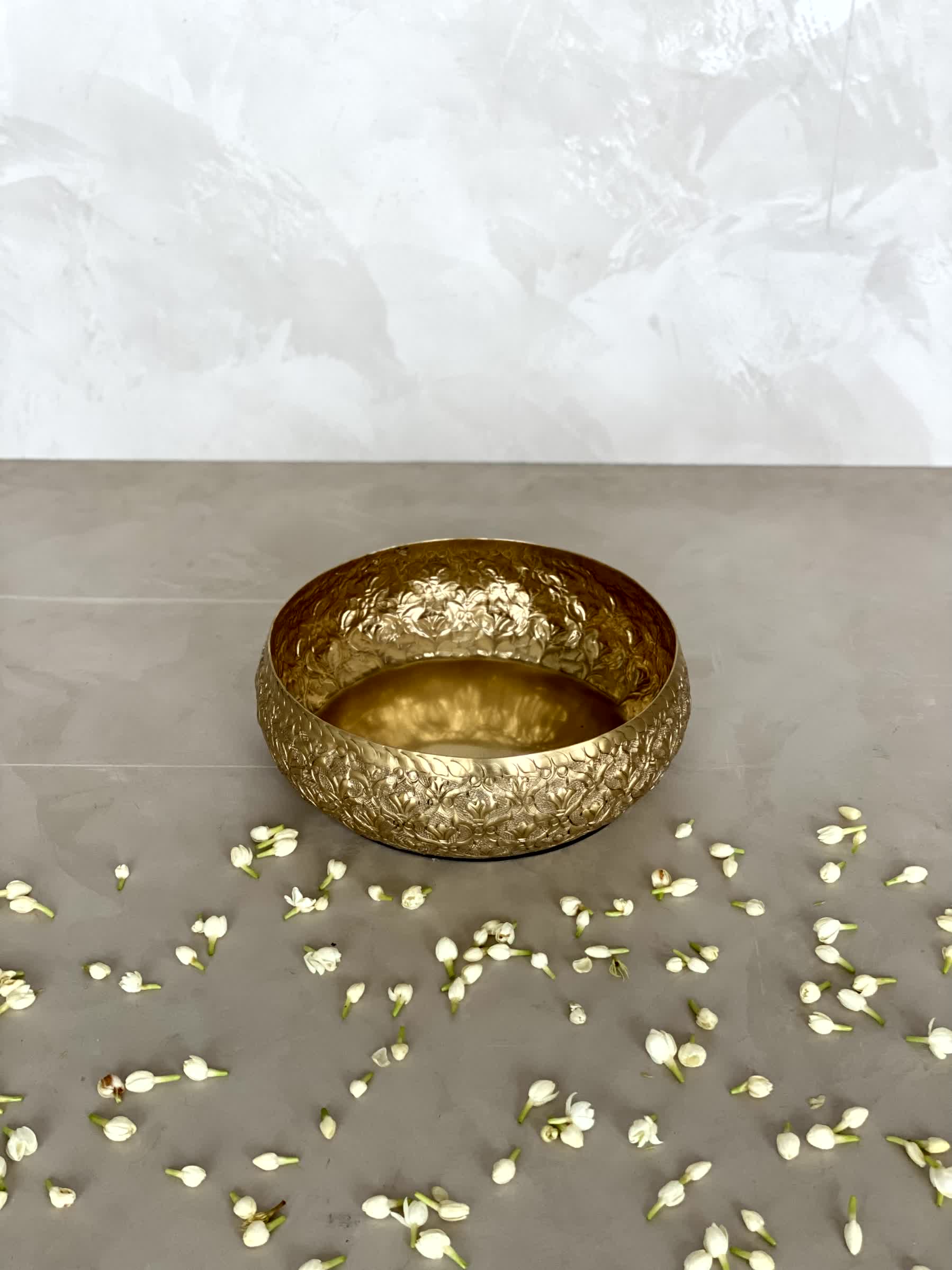 Noor Gold Urli - Medium