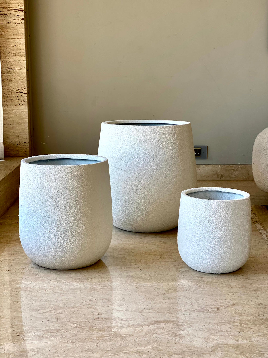 Noa Round Planters - White