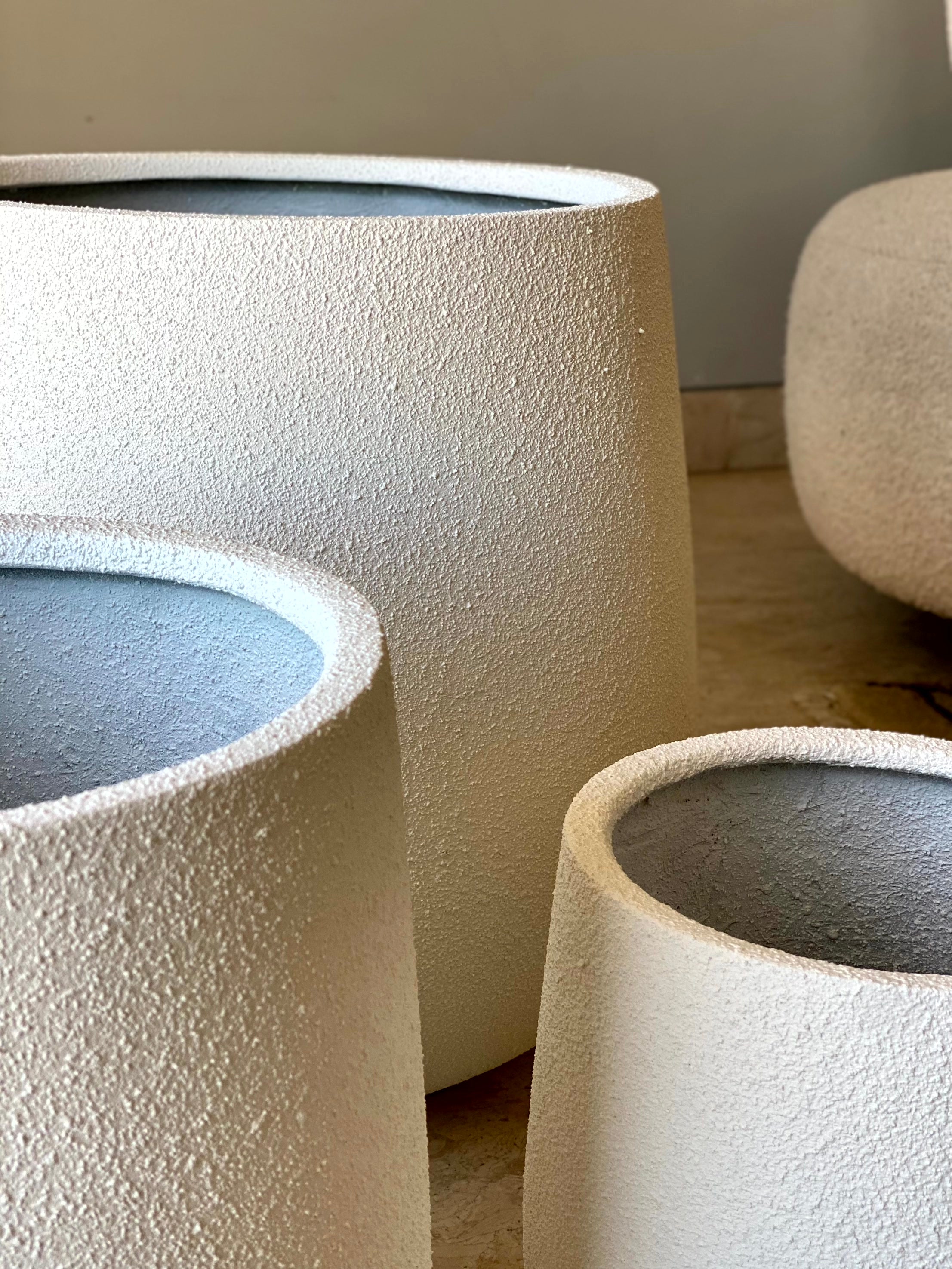 Noa Round Planters - White