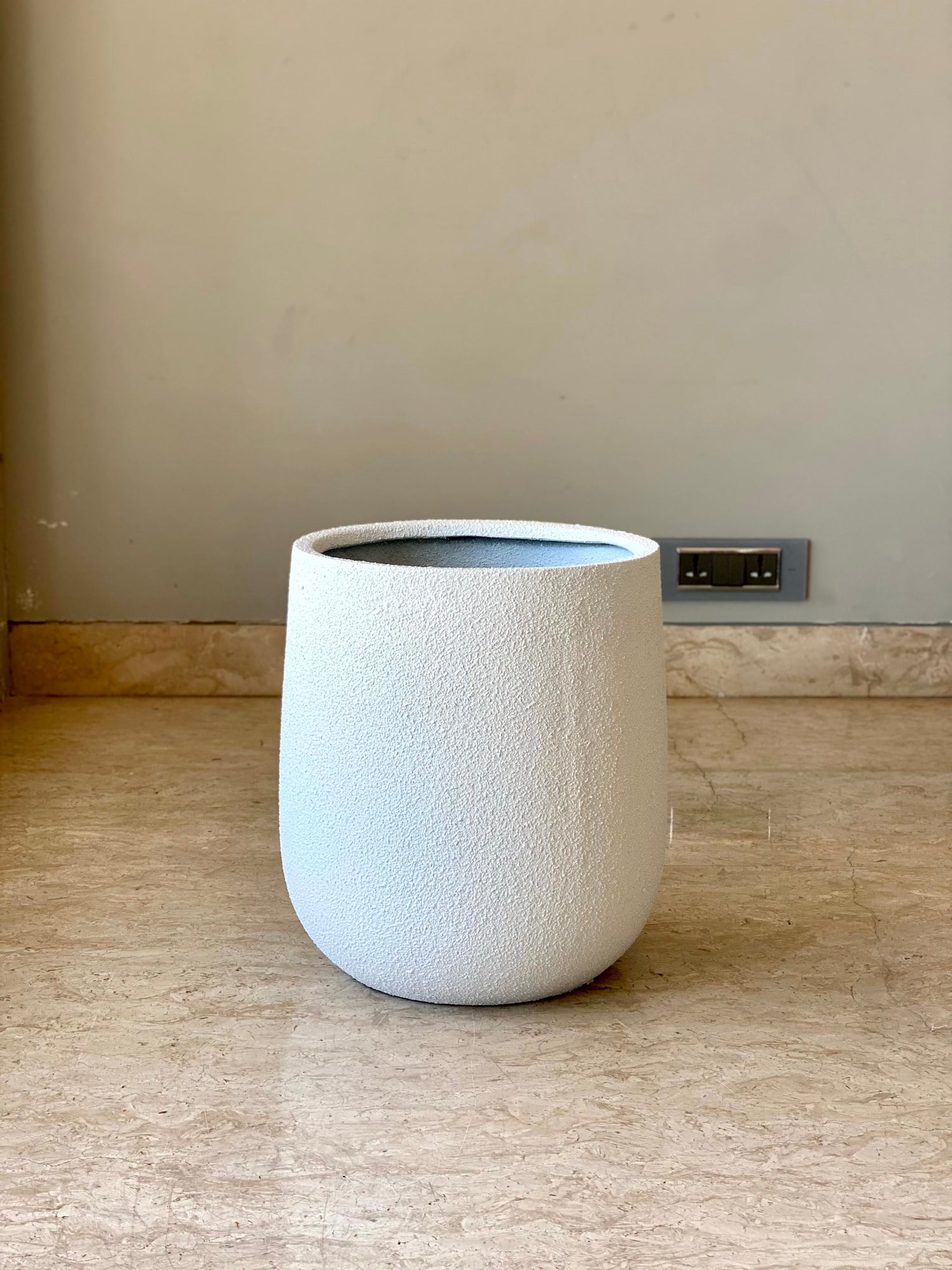 Noa Round Planters - White