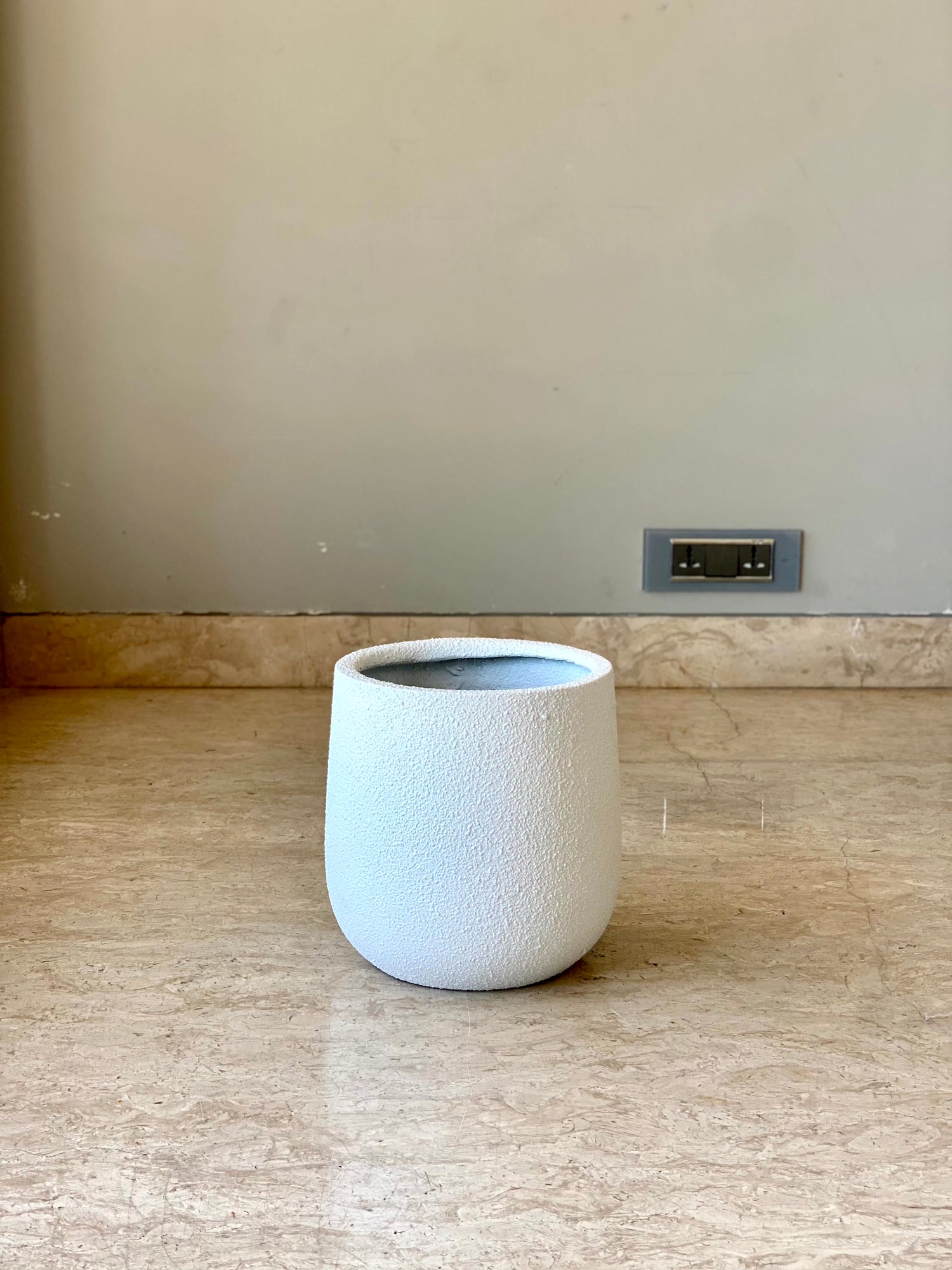 Noa Round Planters - White