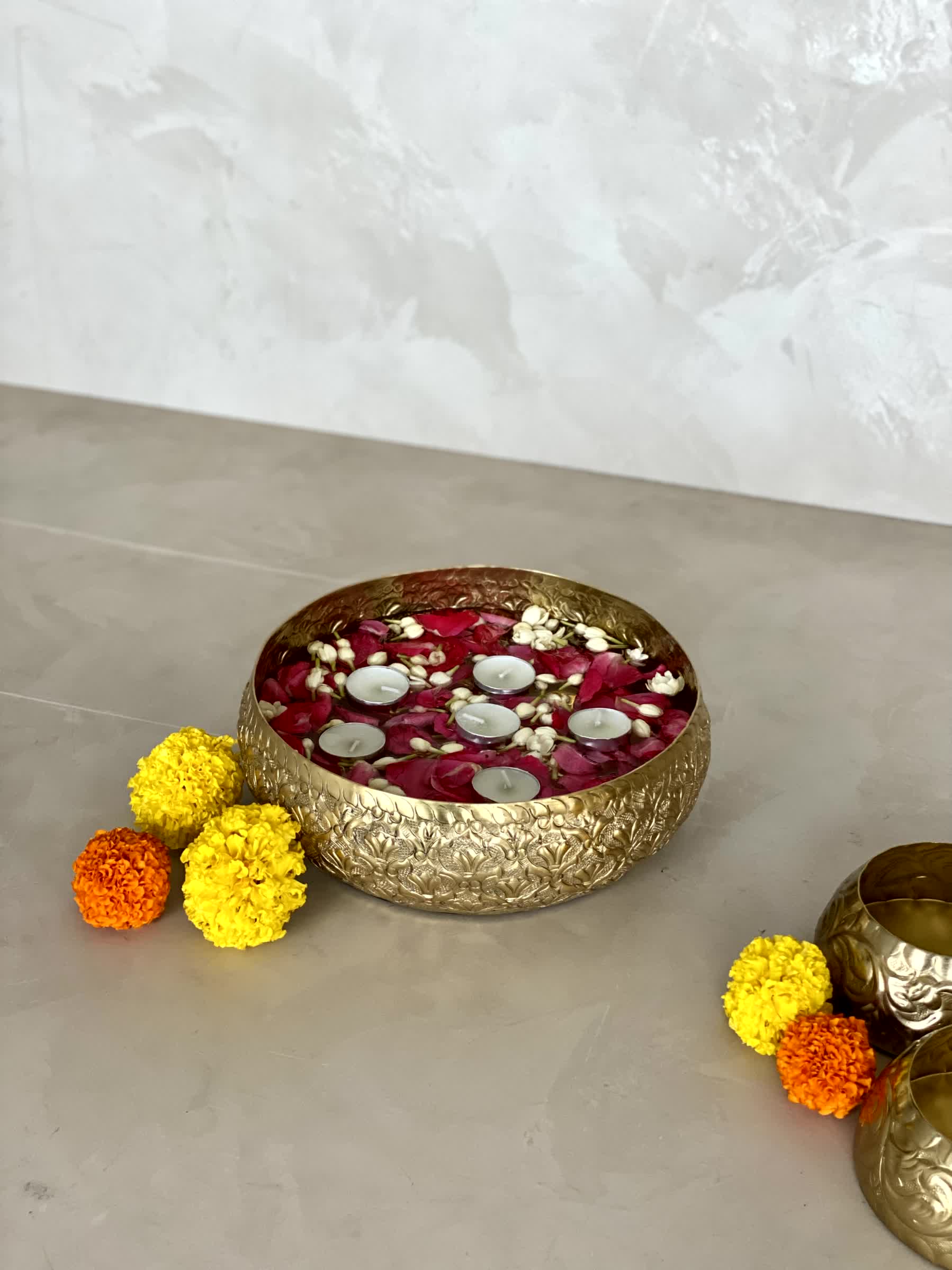 Noor Gold Urli - Medium