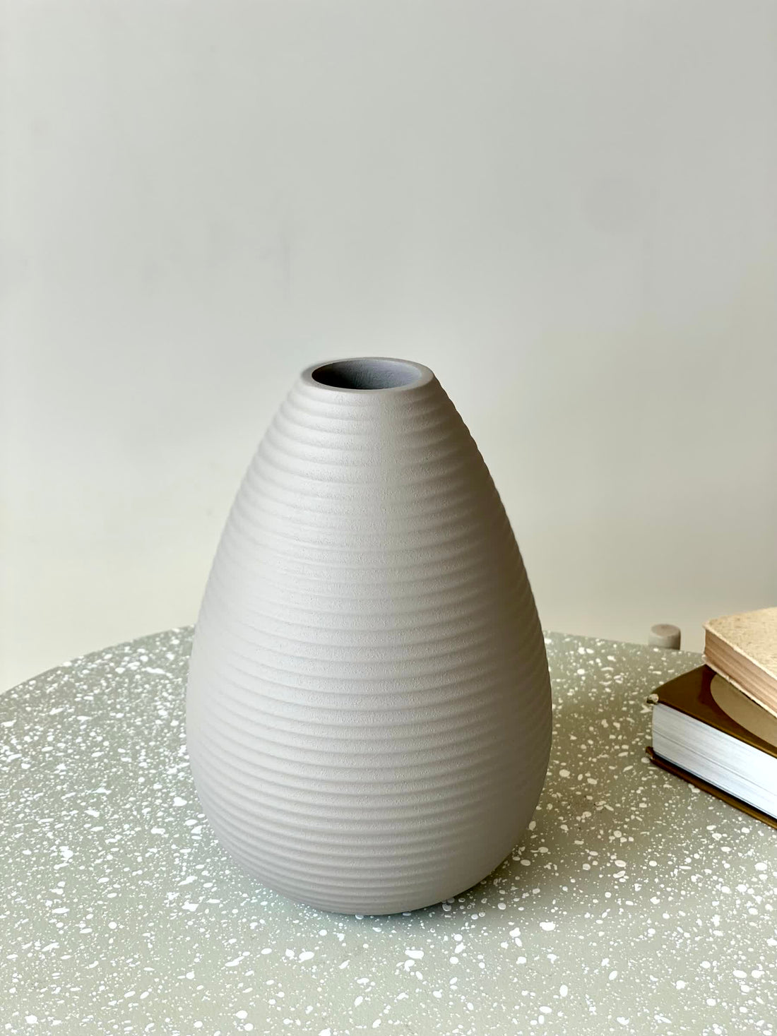Amphora Oval Vase Small - Light Grey