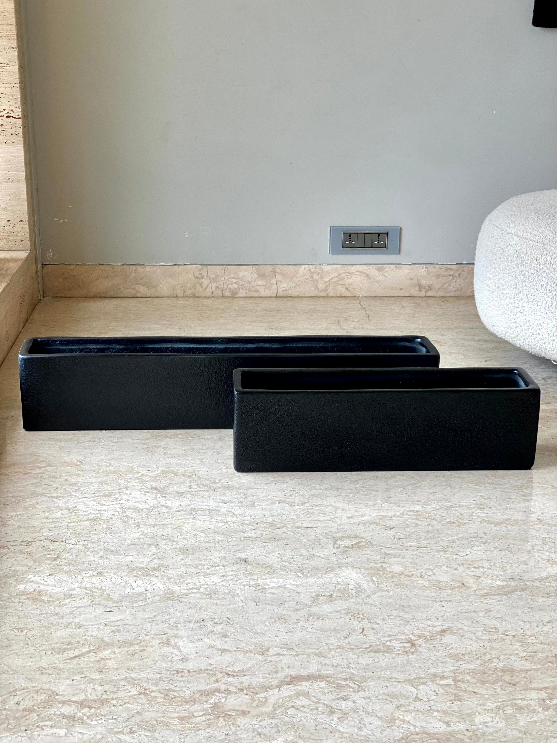 Kuro Horizon Planters - Black